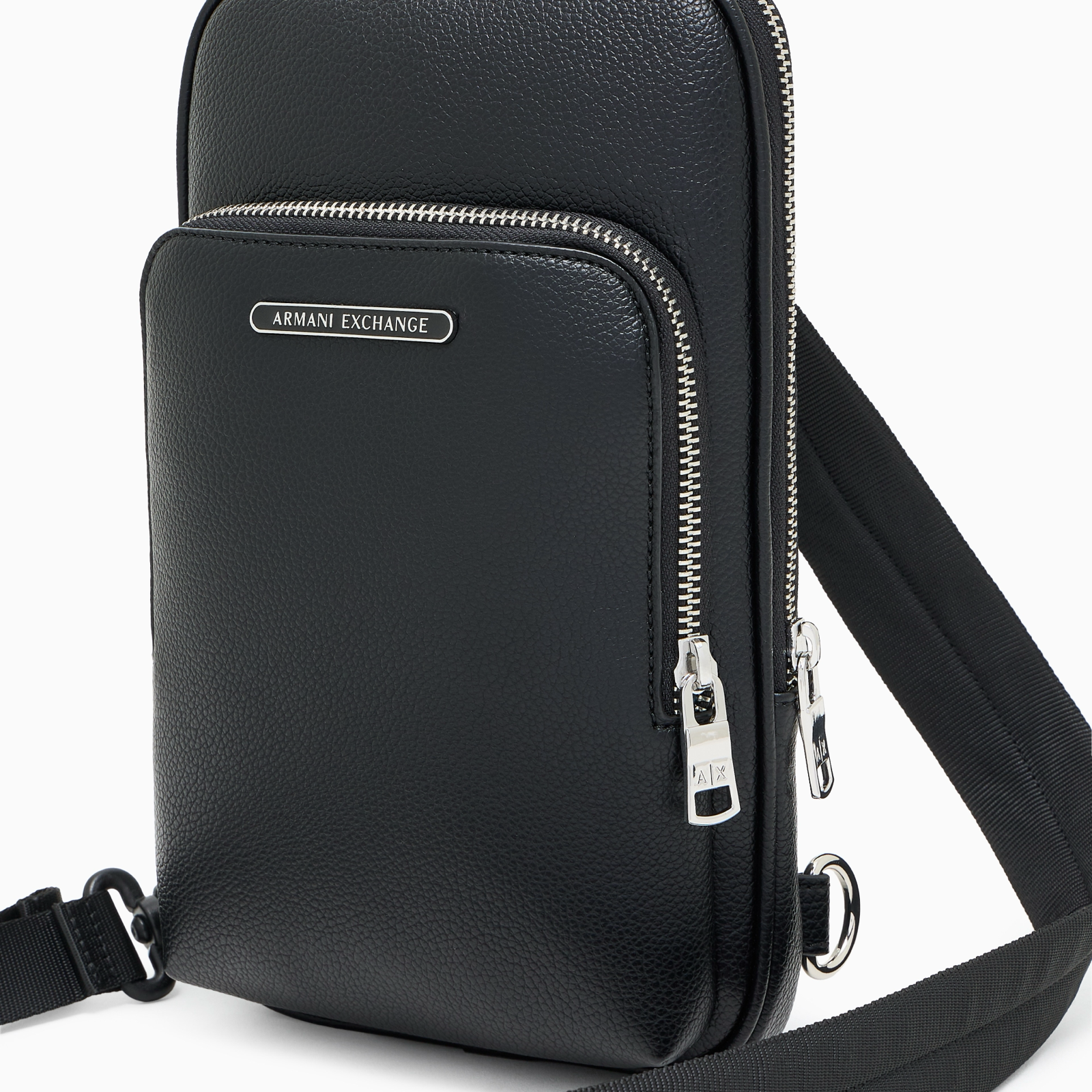 Мъжка чанта Armani Exchange Men Bag XM000843 AF12134 UC001 Close-Up