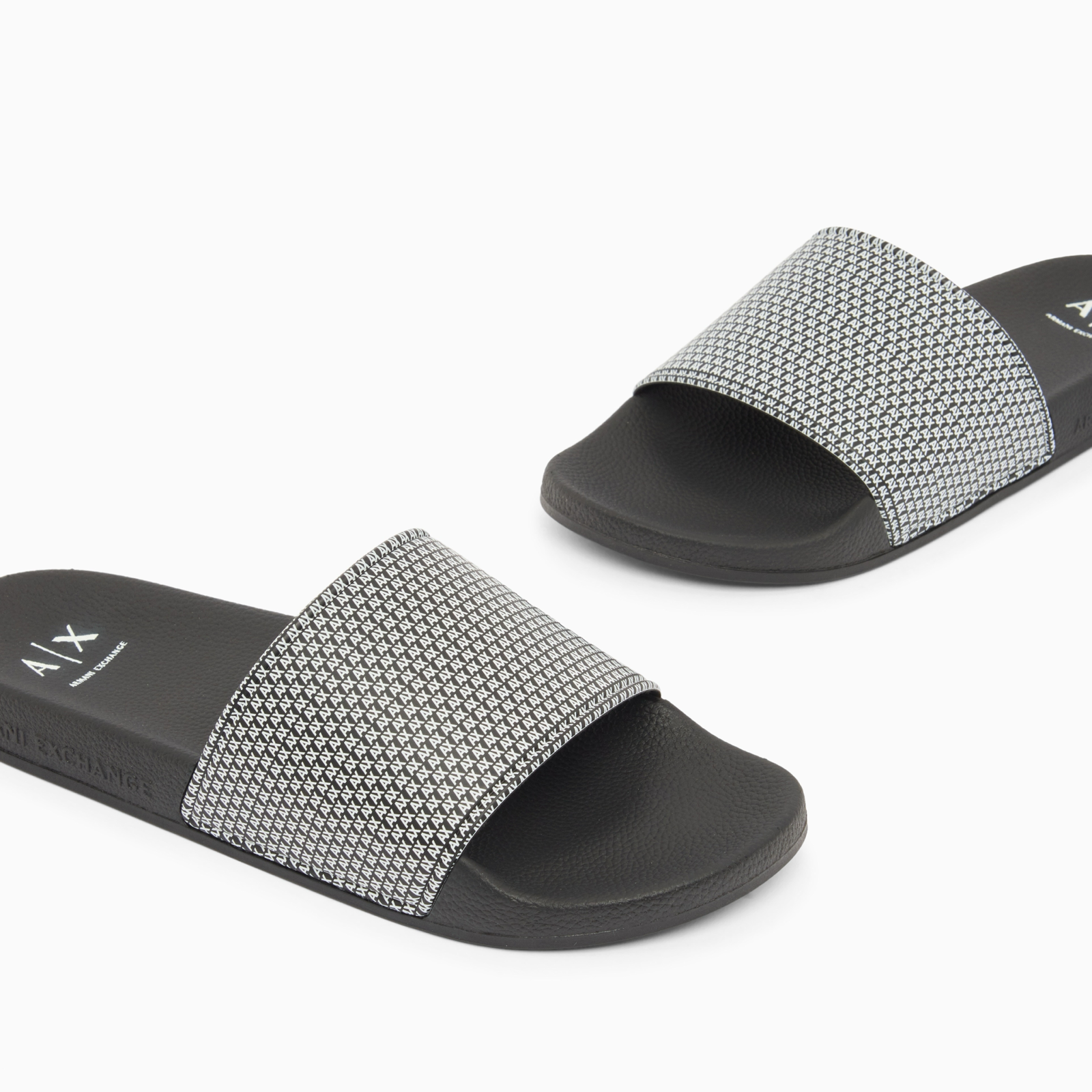 Мъжки чехли Armani Exchange Men Slippers XM002886 AF24948 MC562 Close-Up