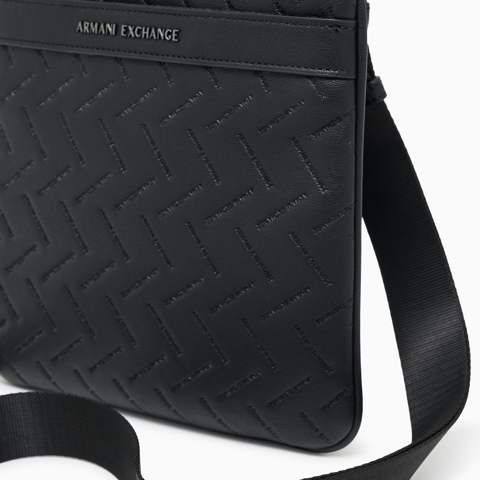 Мъжка чанта Armani Exchange Men Bag XM002597 AF22652 UC001 Close-Up