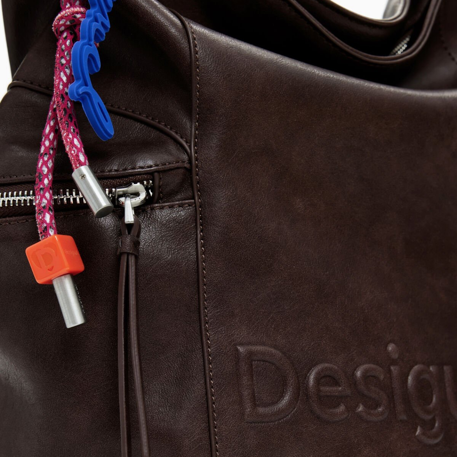Дамска кафява чанта Desigual Women Bag 25WAKP29 Close-Up