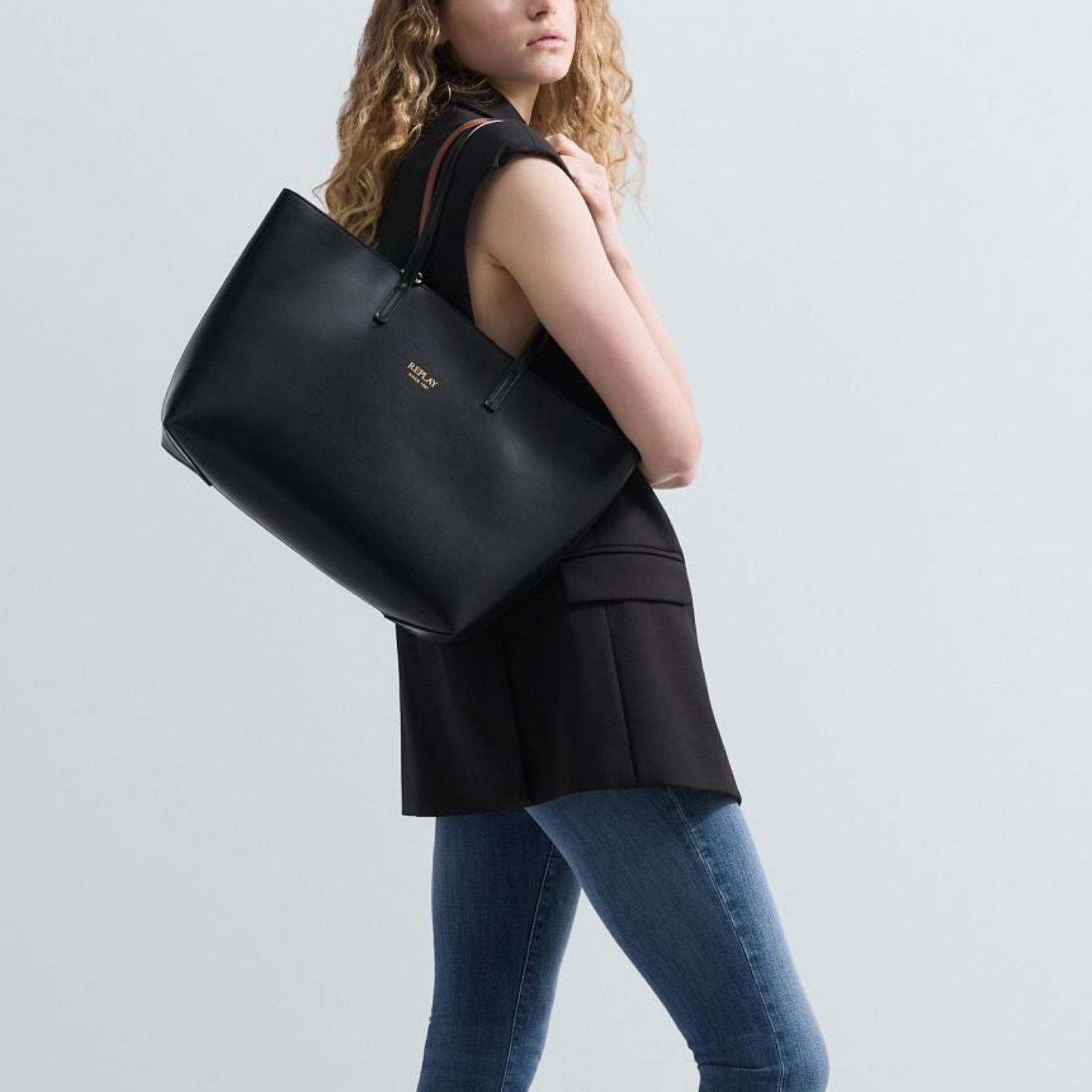 Дамска чанта Replay Women Shopping Bag FW3553.007.A2003E Model View