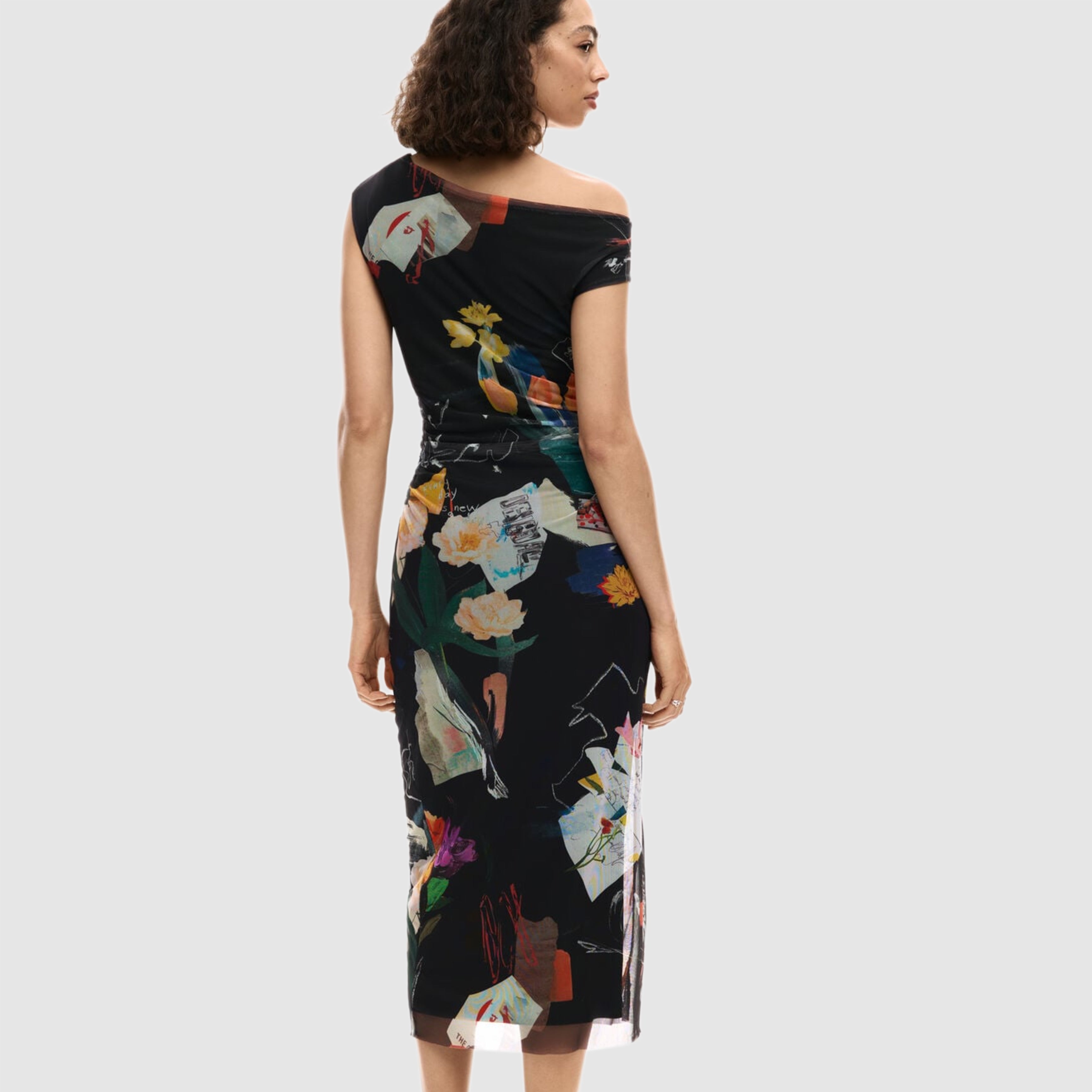 Дамска рокля Desigual women’s dress  26SWVK29 2000 Back view