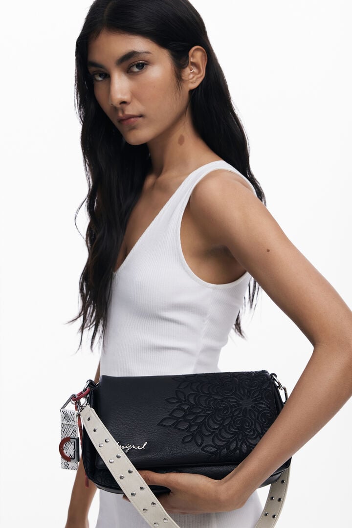 Дамска чанта Women’s shoulder bag Desigual
25WAXPBD 2000 Black lifestyle cropped view
