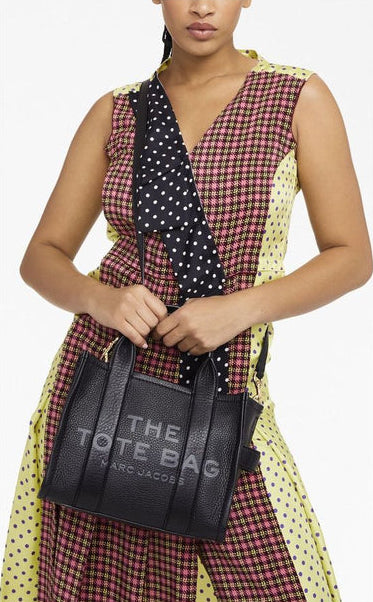 Дамска чанта Women’s handbag Marc Jacobs The Tote Bag H009L01SP21001 Black lifestyle view