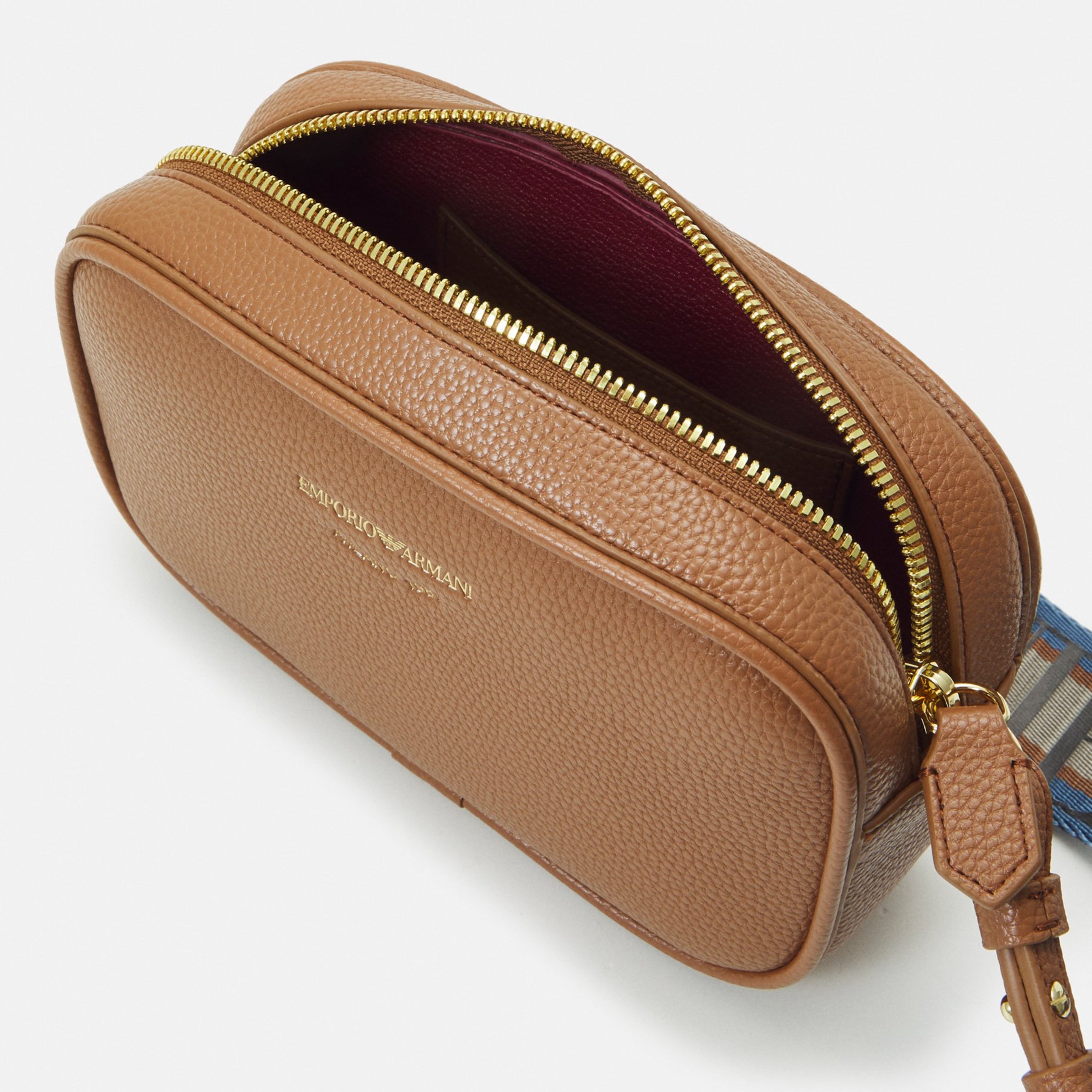 Дамска чанта за рамо Women’s shoulder bag Emporio Armani EW000537 AF12103 M6030 Brown top view