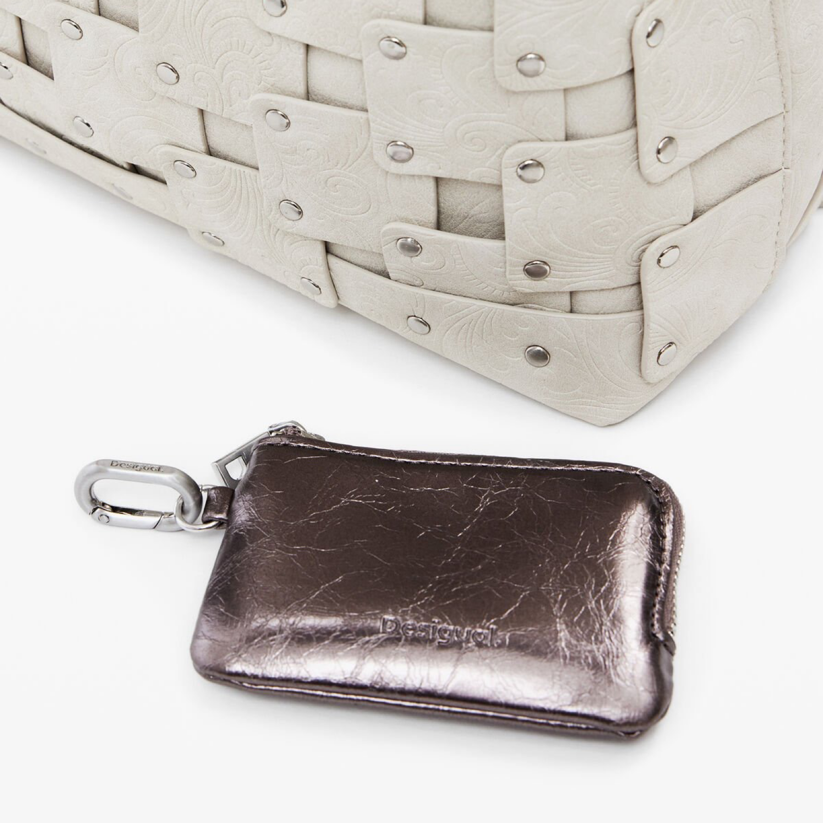 Дамска бяла раница Desigual Women Rucksack 25WAKP40 6006U Close-Up