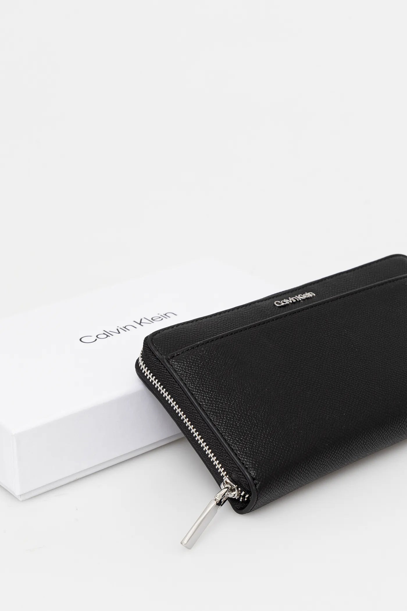 Клъч портфейл nisex clutch wallet Calvin Klein K60K613070 BEH Black cropped view