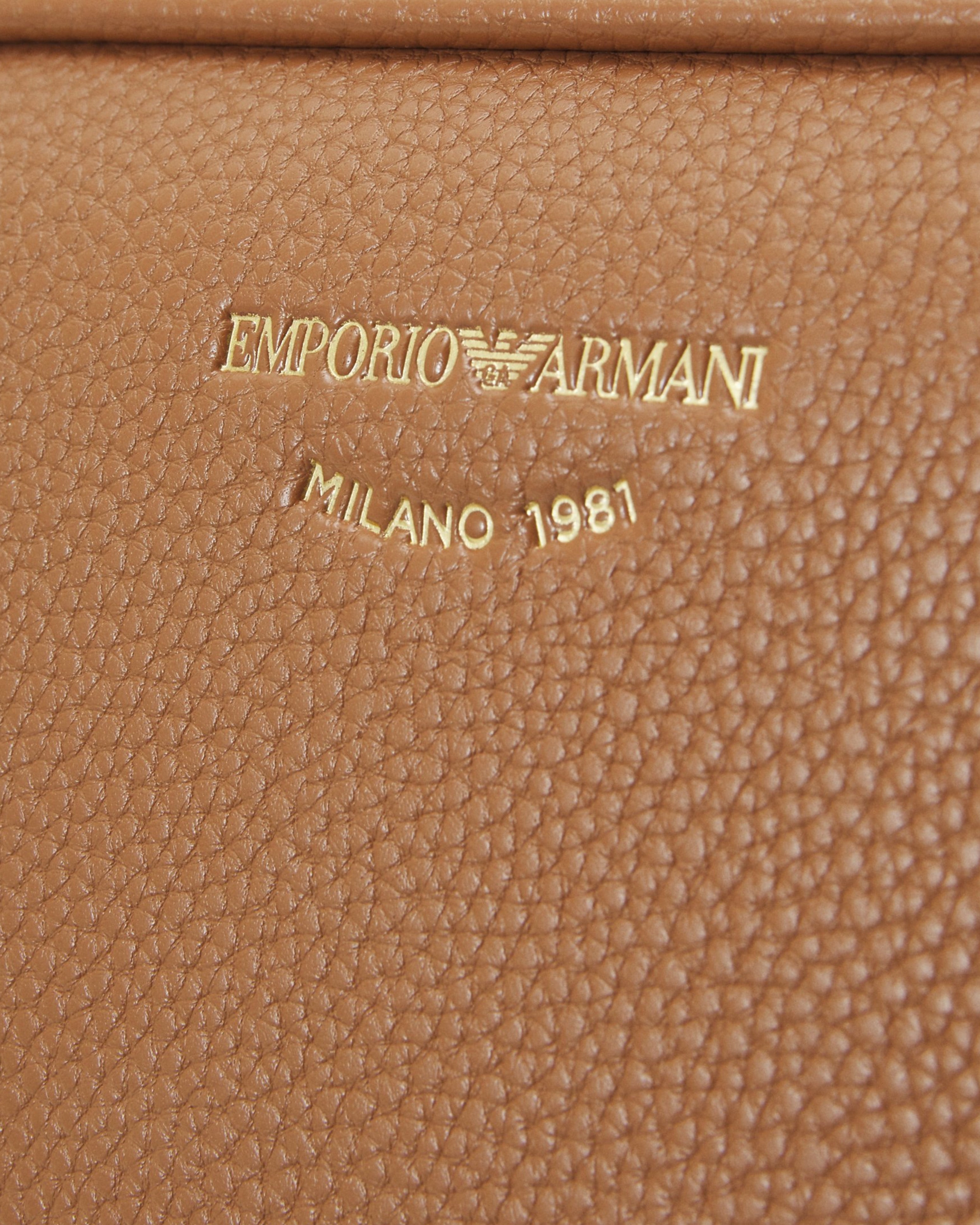 Дамска чанта за рамо Women’s shoulder bag Emporio Armani EW000537 AF12103 M6030 Brown logo view