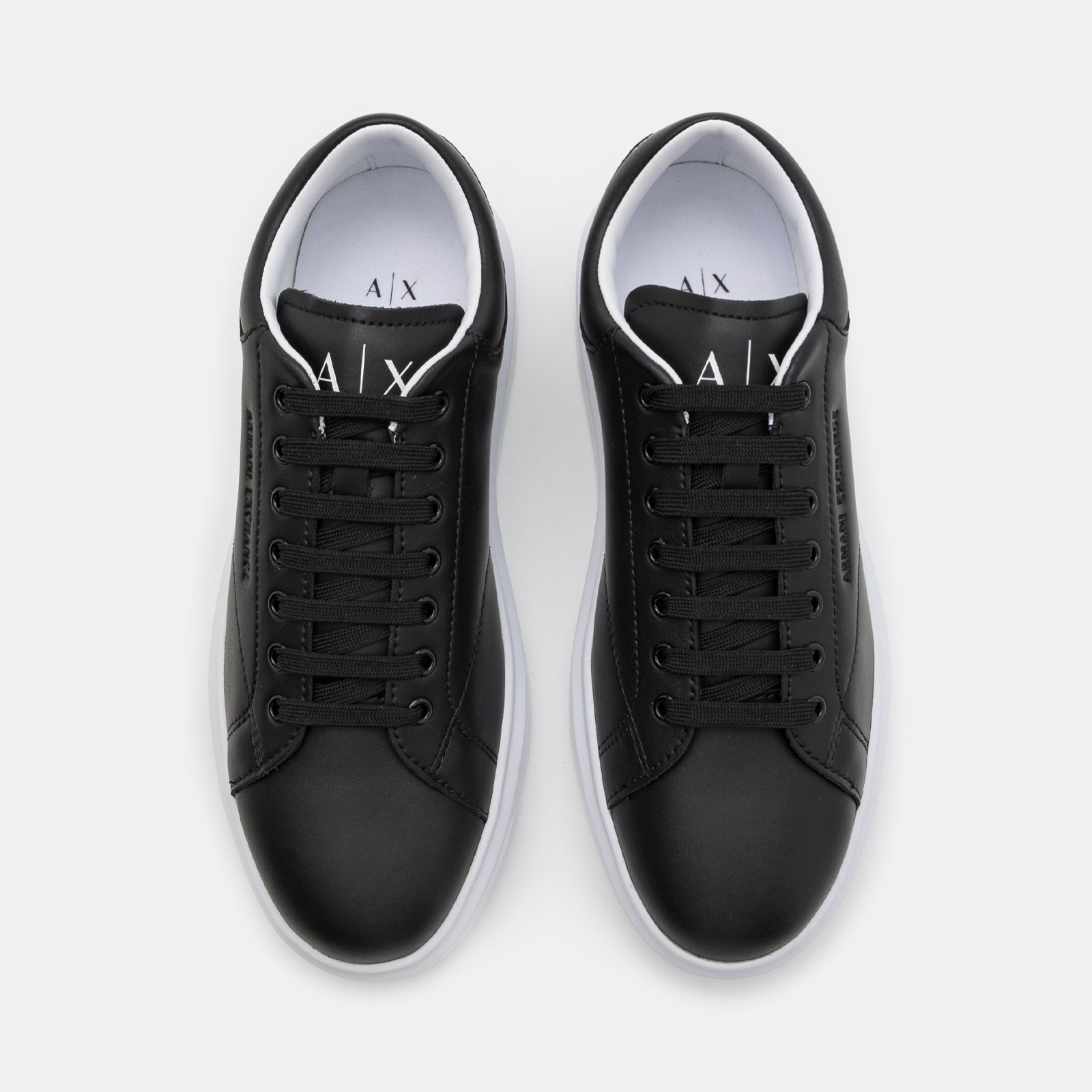 Мъжки черни кецове Armani Exchange 
XUX123 XV534