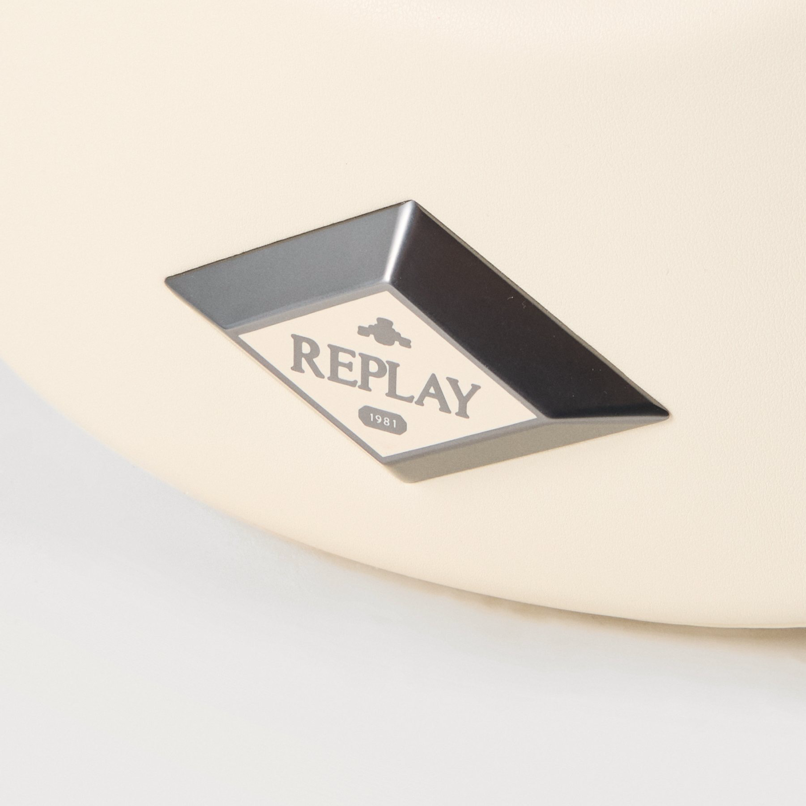 Дамска чанта Replay Women Handbag FW3762.000.A0015G-0039 Close-Up