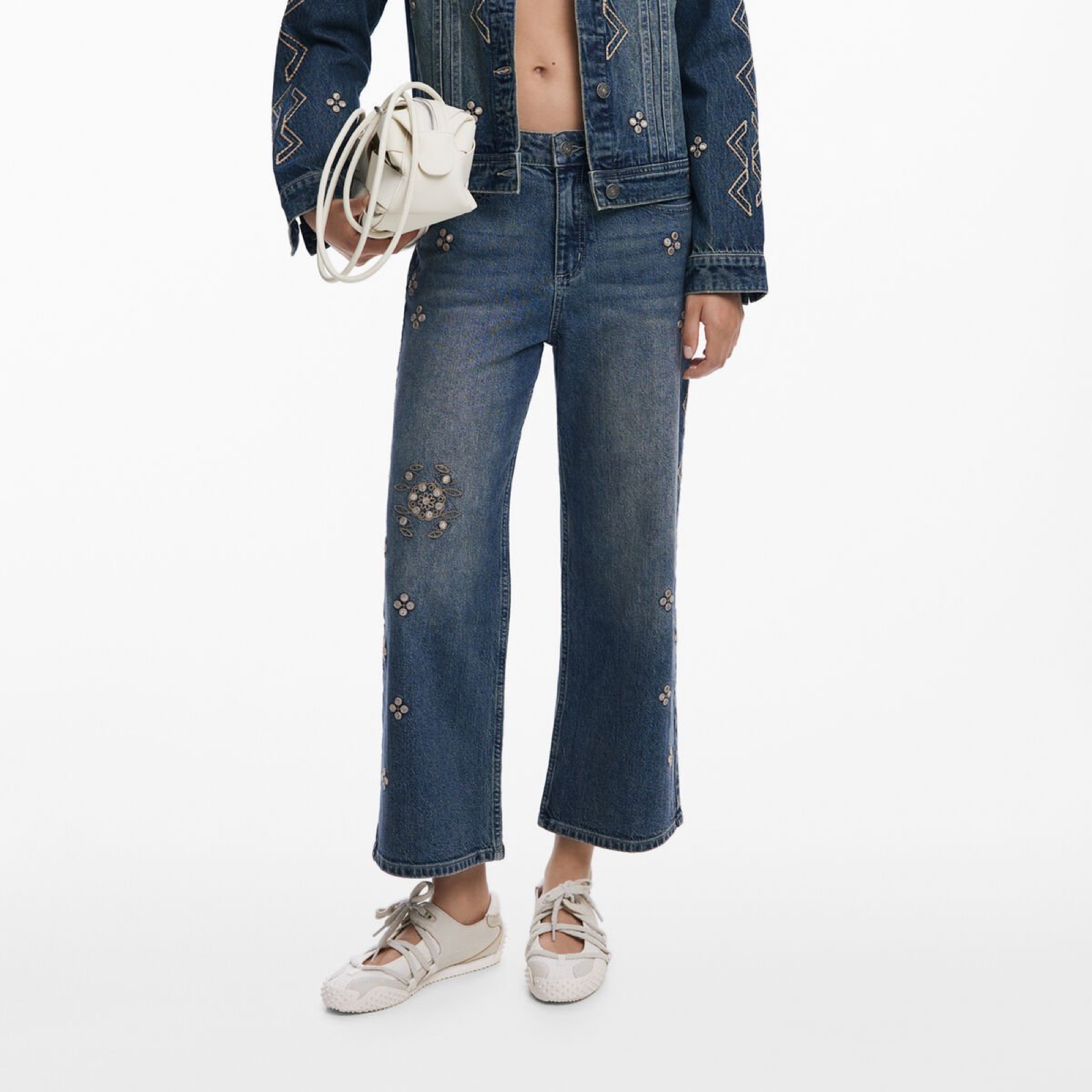 Дамски дънки Desigual Women Jeans 
25WWDD11 Front View