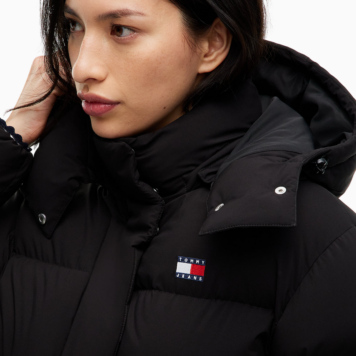 Дамско зимно яке Tommy Hilfiger Alaska Women Jacket DW0DW18610 BDS Close-Up