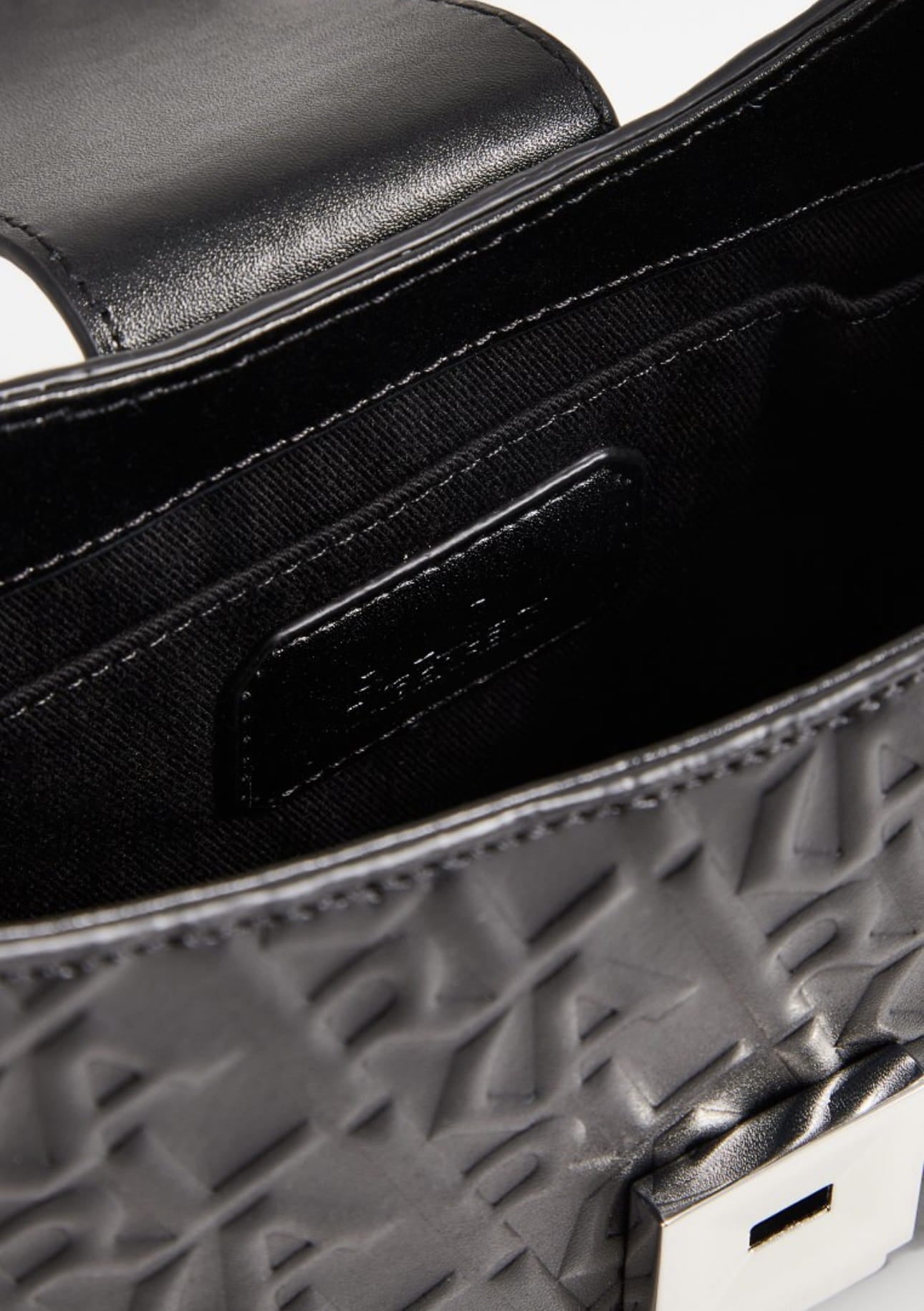 Дамска чанта в черно Women’s handbag Karl Lagerfeld 23WW3052 999 cropped inside view
