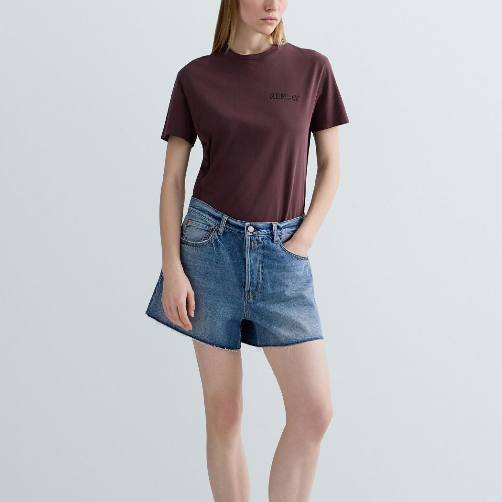 Дамски къси дънкови панталони Replay Women Denim Shorts WA548.000.800 177-009 Front View