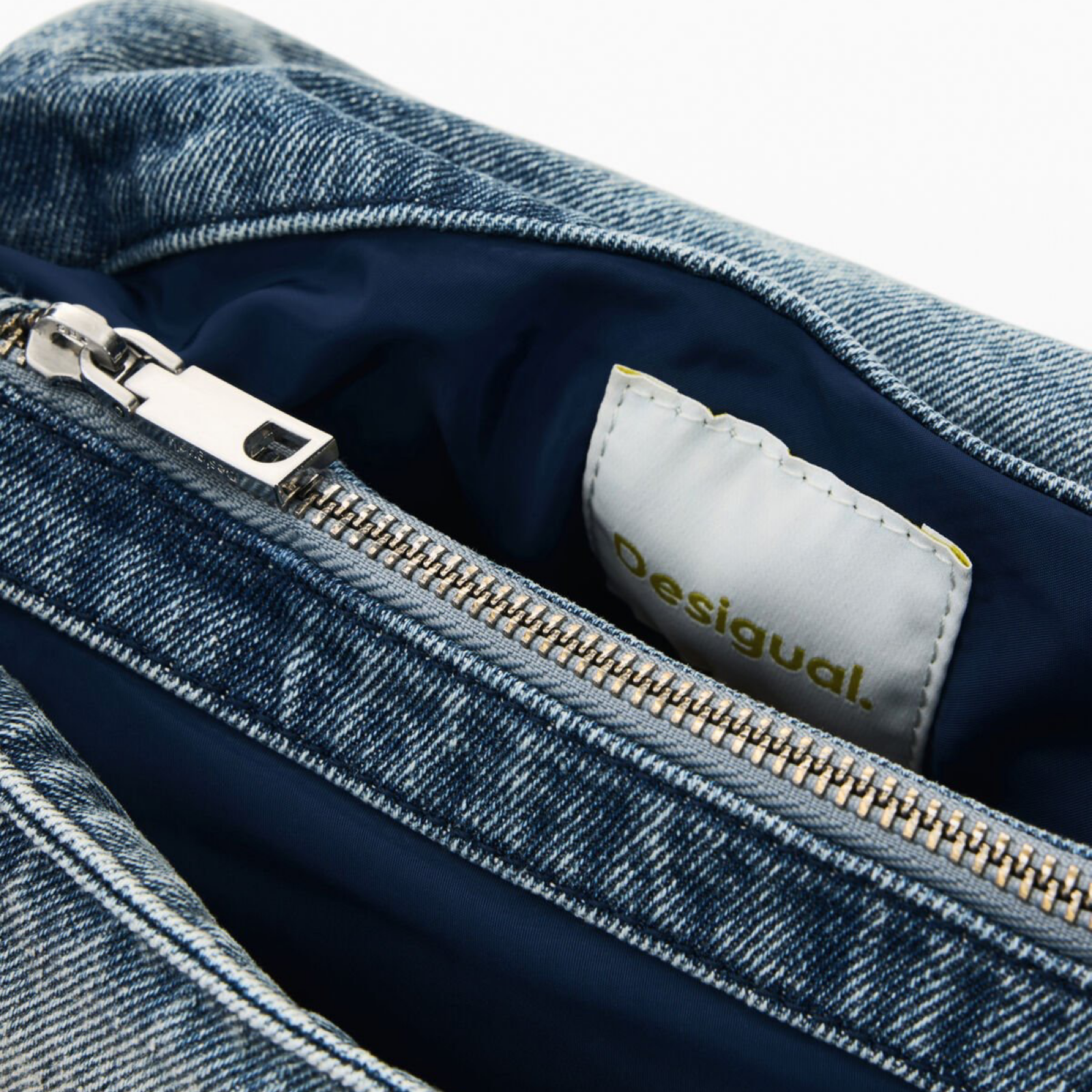 Дамска дънкова чанта Desigual Women Denim Handbag 26SAXD28 5005 Inside View