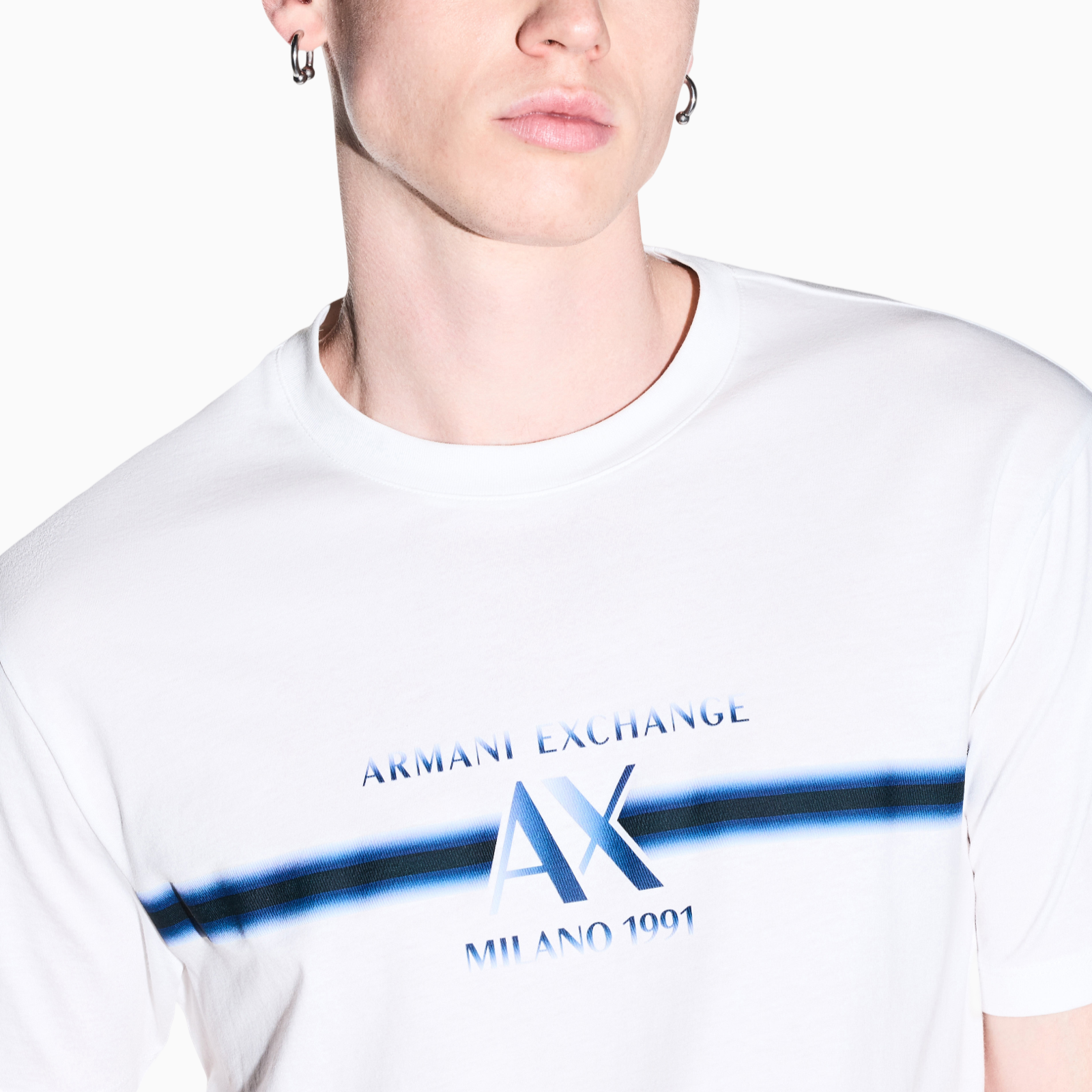 Мъжка бяла тениска Armani Exchange Men T-shirt XM003103 AF10356 U0009 Close-Up