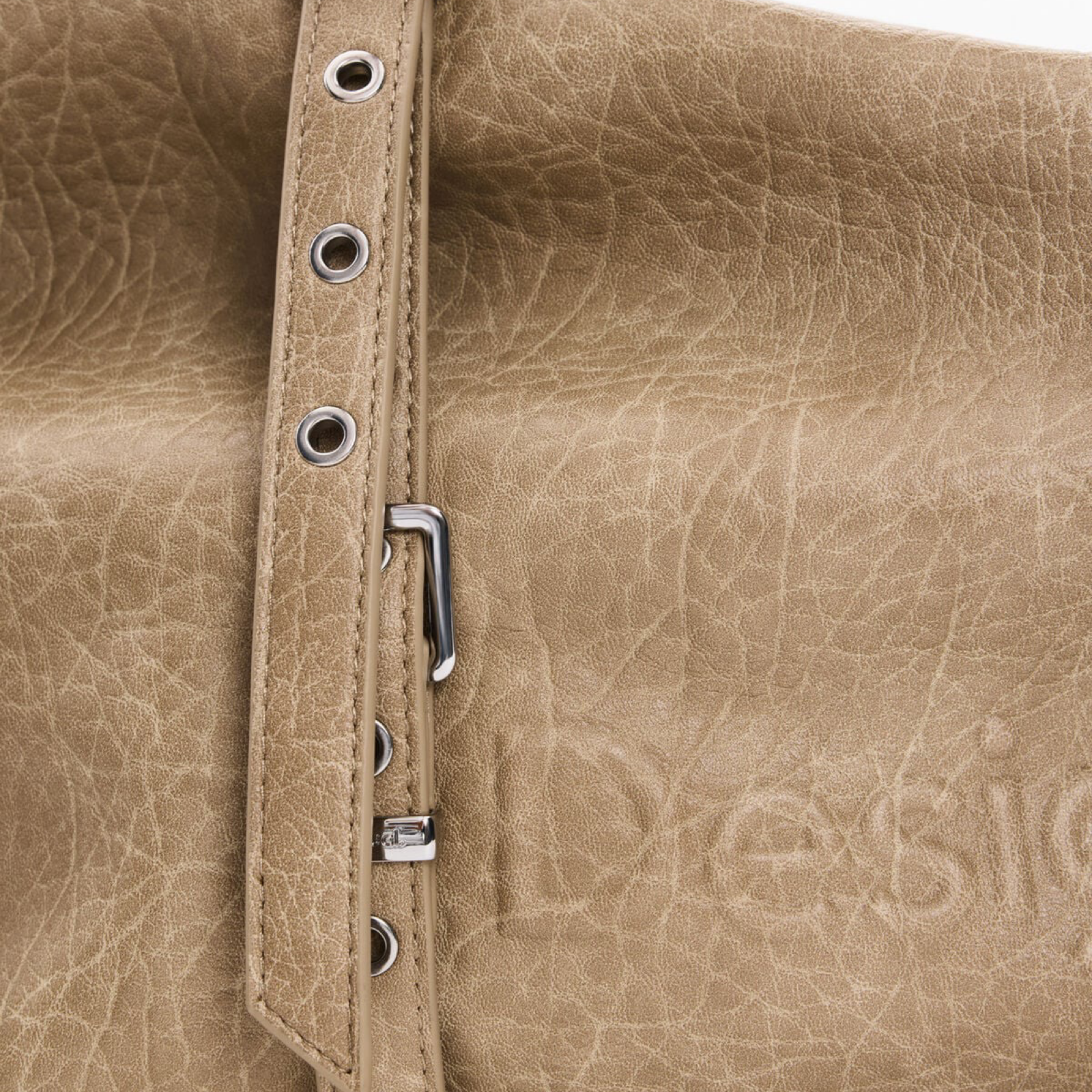 Дамска бежова шопинг чанта Desigual Women Shopping Bag 26WAXP49 1008 Close-Up