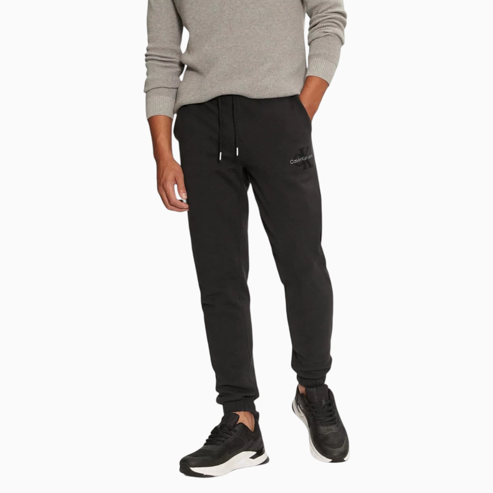 Мъжко черно спортно долнище Calvin Klein Jeans J30J326685