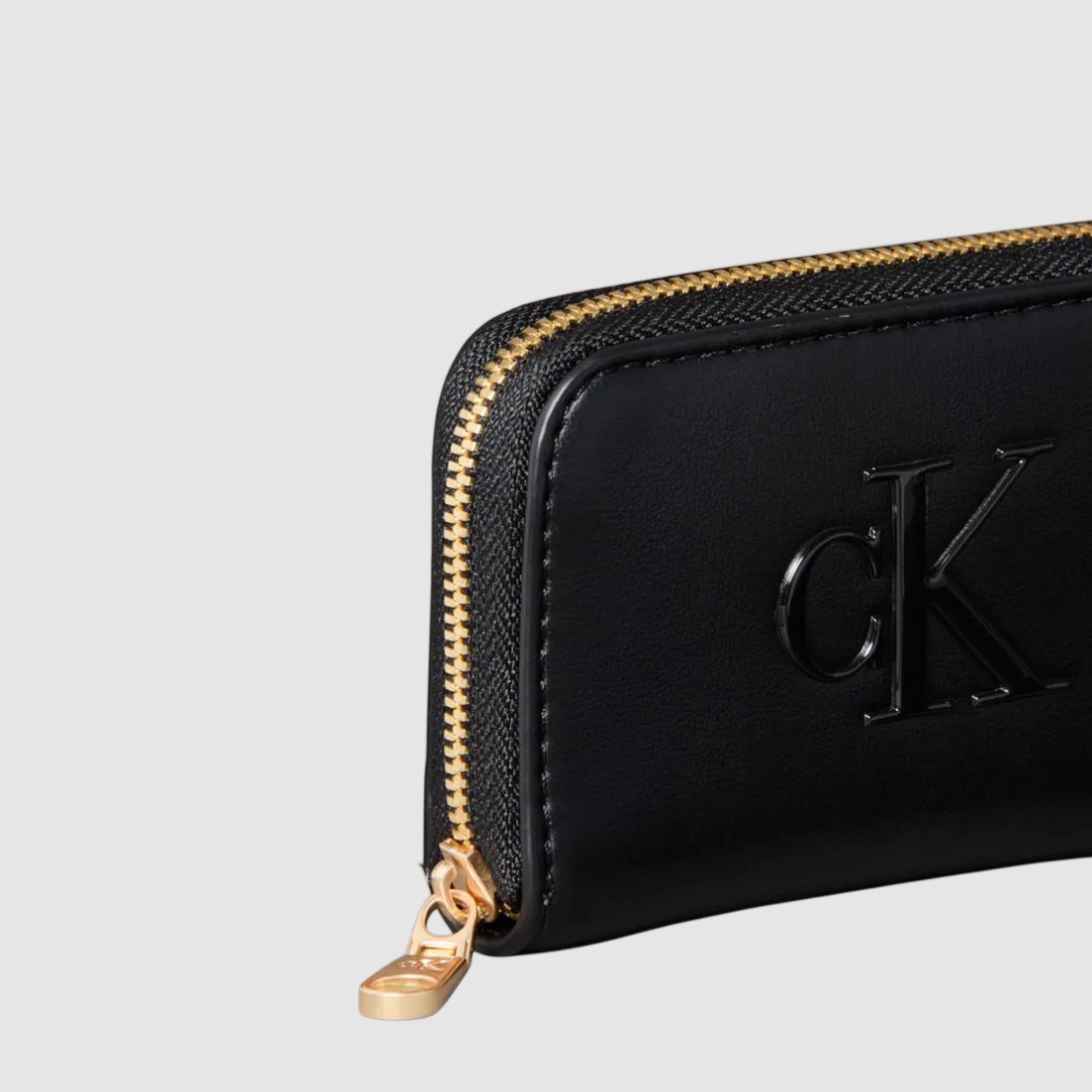 Дамско портмоне Calvin Klein Woemn’s wallet LV04F1154G UB1 Close-up 