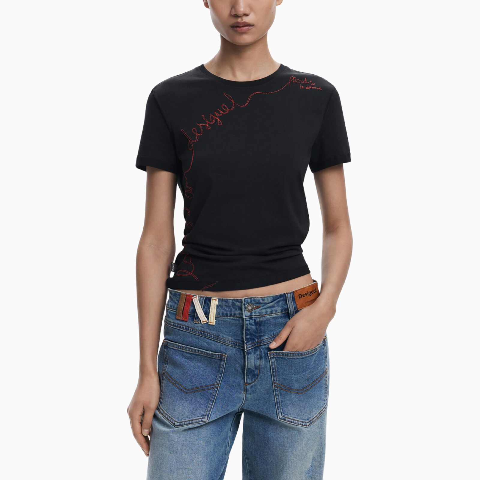Дамска черна тениска Desigual Women T-shirt 25WWTK08 Front View