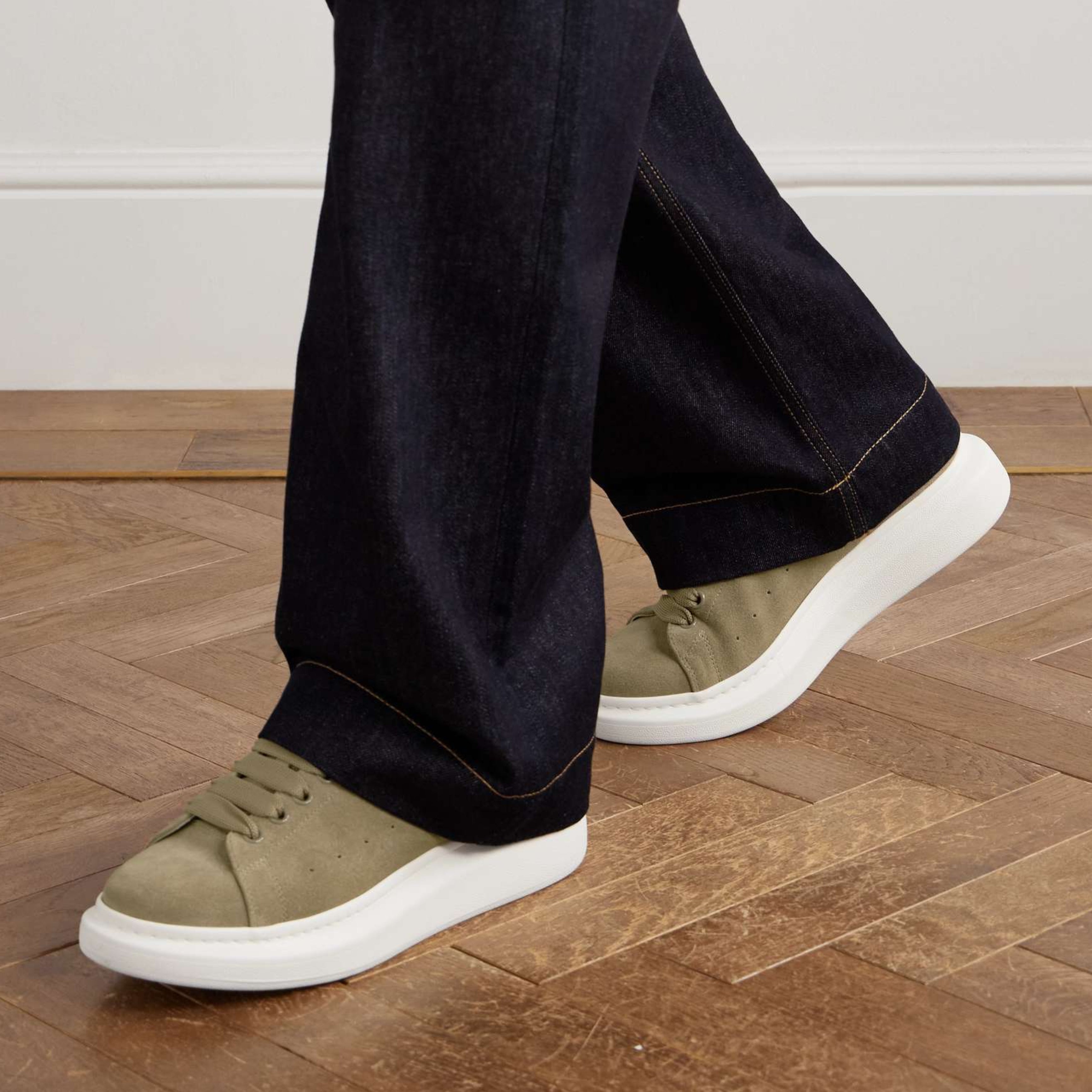 Мъжки кецове Unisex sneakers Alexander Mcqueen 553680WIAGL 2005 Brown lifestyle view