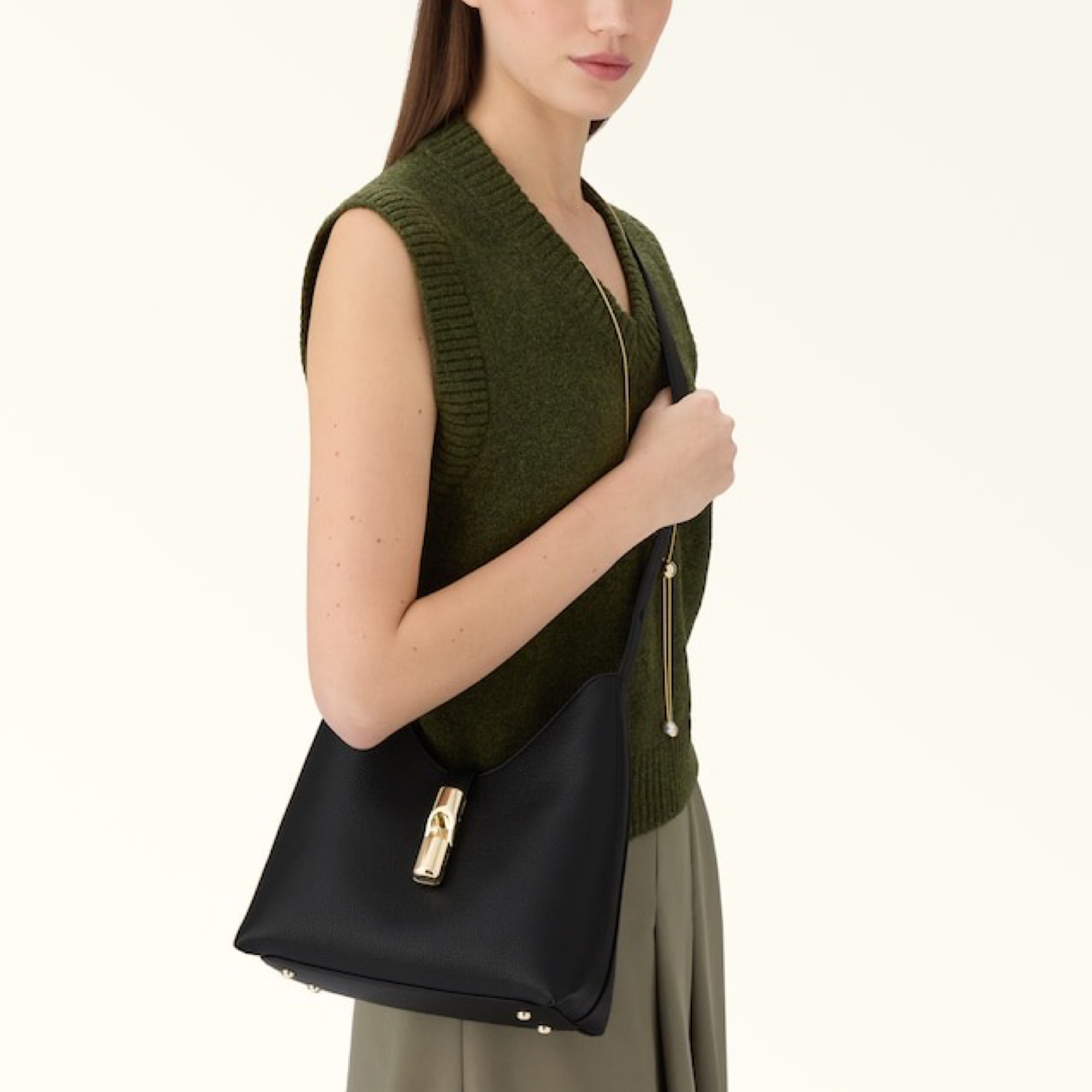 Дамска чанта Furla Goccia Shoulder Bag S WB01979 BX3353 O6000 Model View