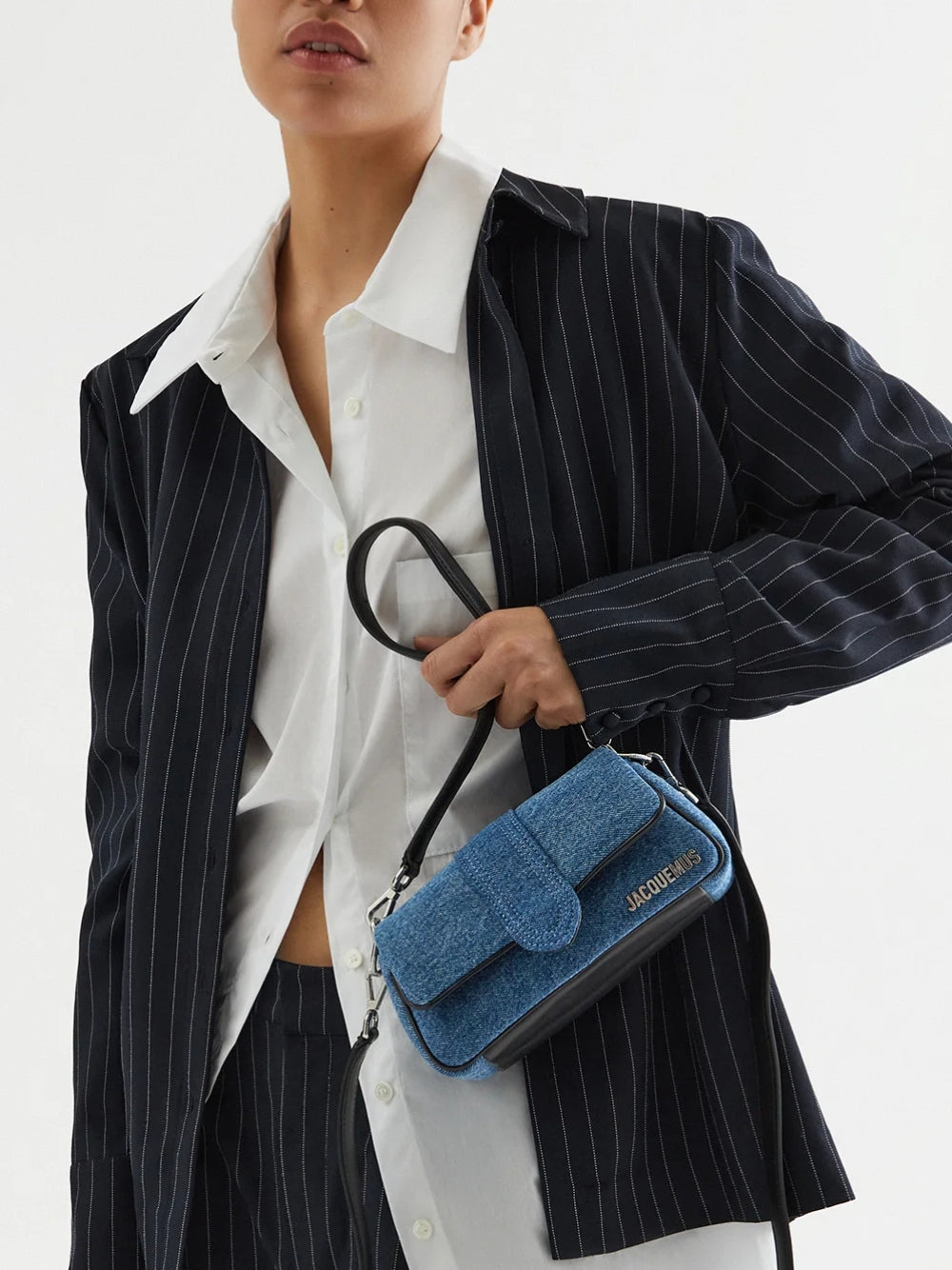 Дамска чанта Women’s denim handbag JACQUEMUS Le Petit Bambimou 241BA3883176 lifestyle view