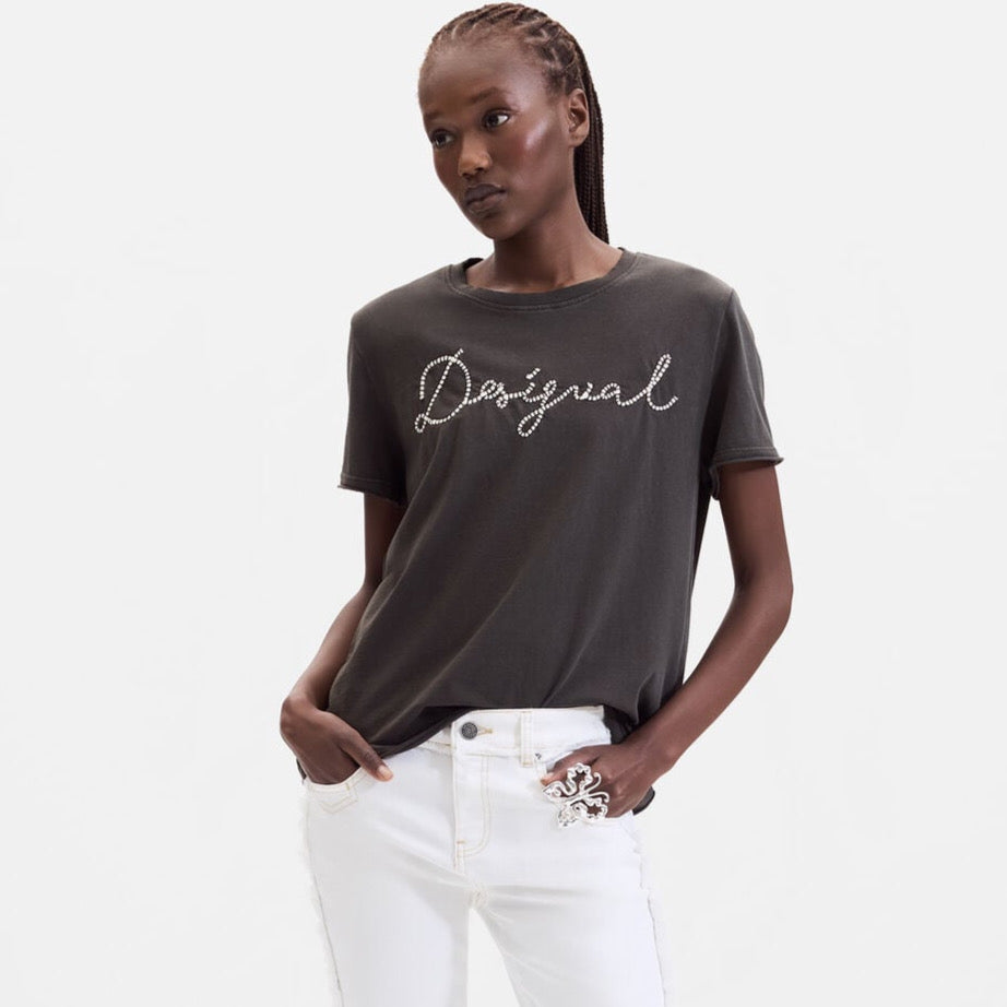 Дамска тениска Desigual women’s T-shirt 26WWTK39 2000 Model view 