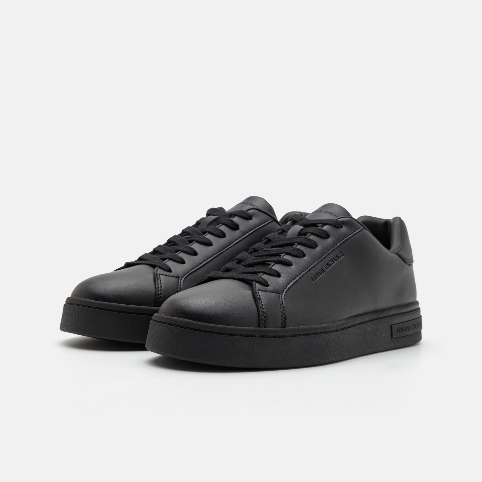 Мъжки черни кецове Armani Exchange Men Sneakers XM000141 AF11912 UC001 Front View