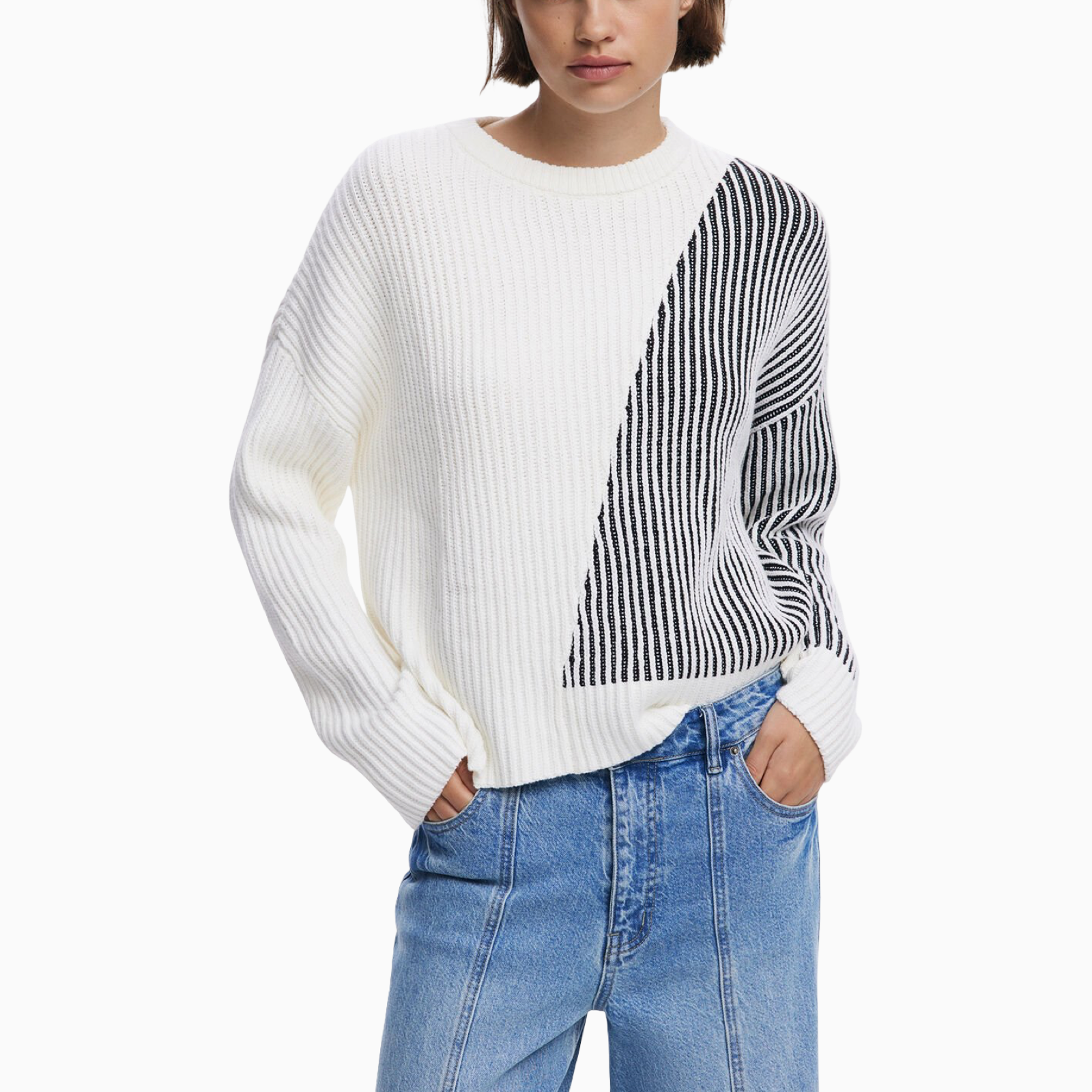 Дамски бял пуловер Desigual Sweater 25WWJF26 Front View