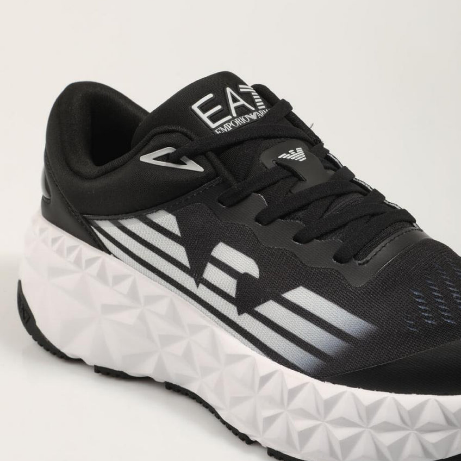 Мъжки маратонки EA7 Emporio Armani Men Sneakers X8X239 XK432 Close-Up