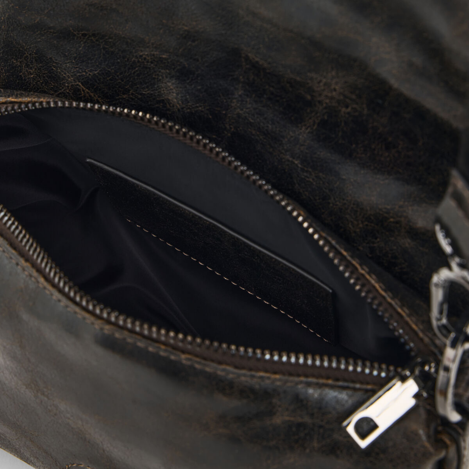 Дамска чанта Desigual Women Crossbody Bag 26WAXP61 6009 Inside View
