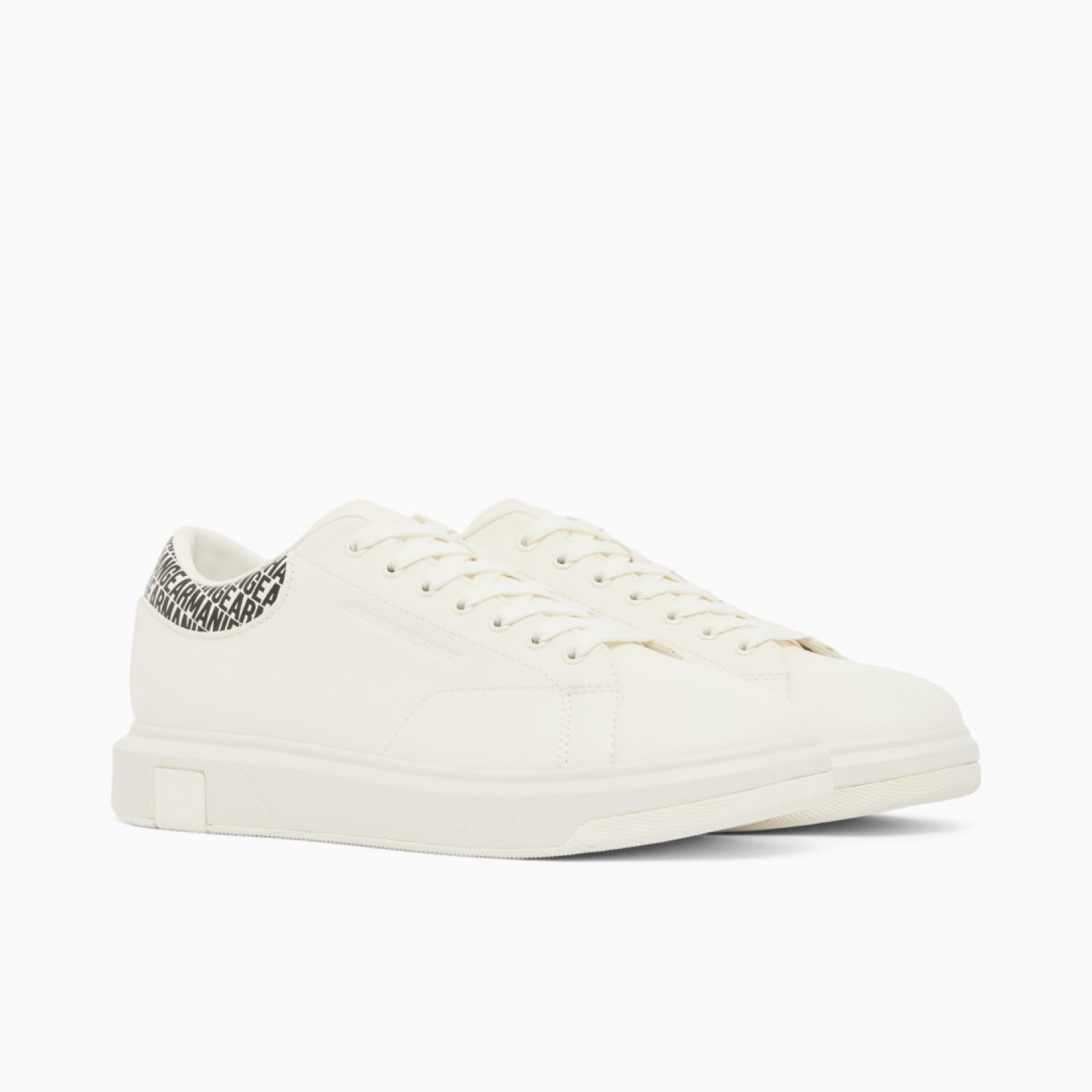 Мъжки бели кецове Armani Exchange Men Sneakers XM001964 AF19403 U0003 Medial View