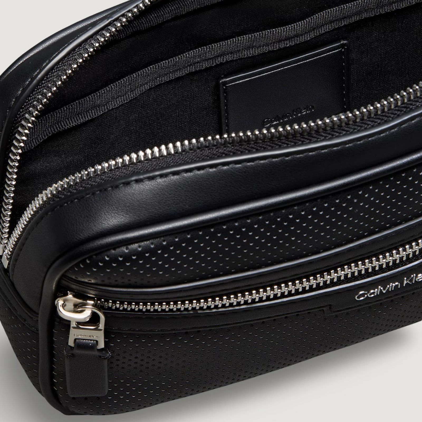 Мъжка чанта за кръста Calvin Klein Men Waist Bag LV04D3388G UB1 Close-Up