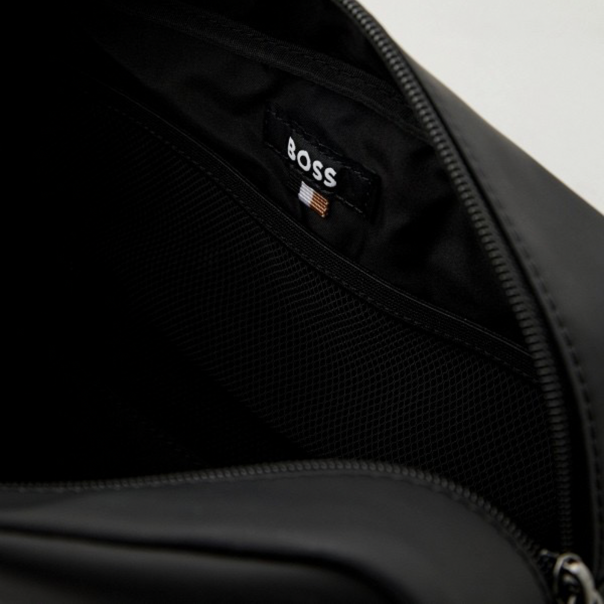 Мъжка козметична чанта Boss Men Wash Bag 50572866 001 Inside View