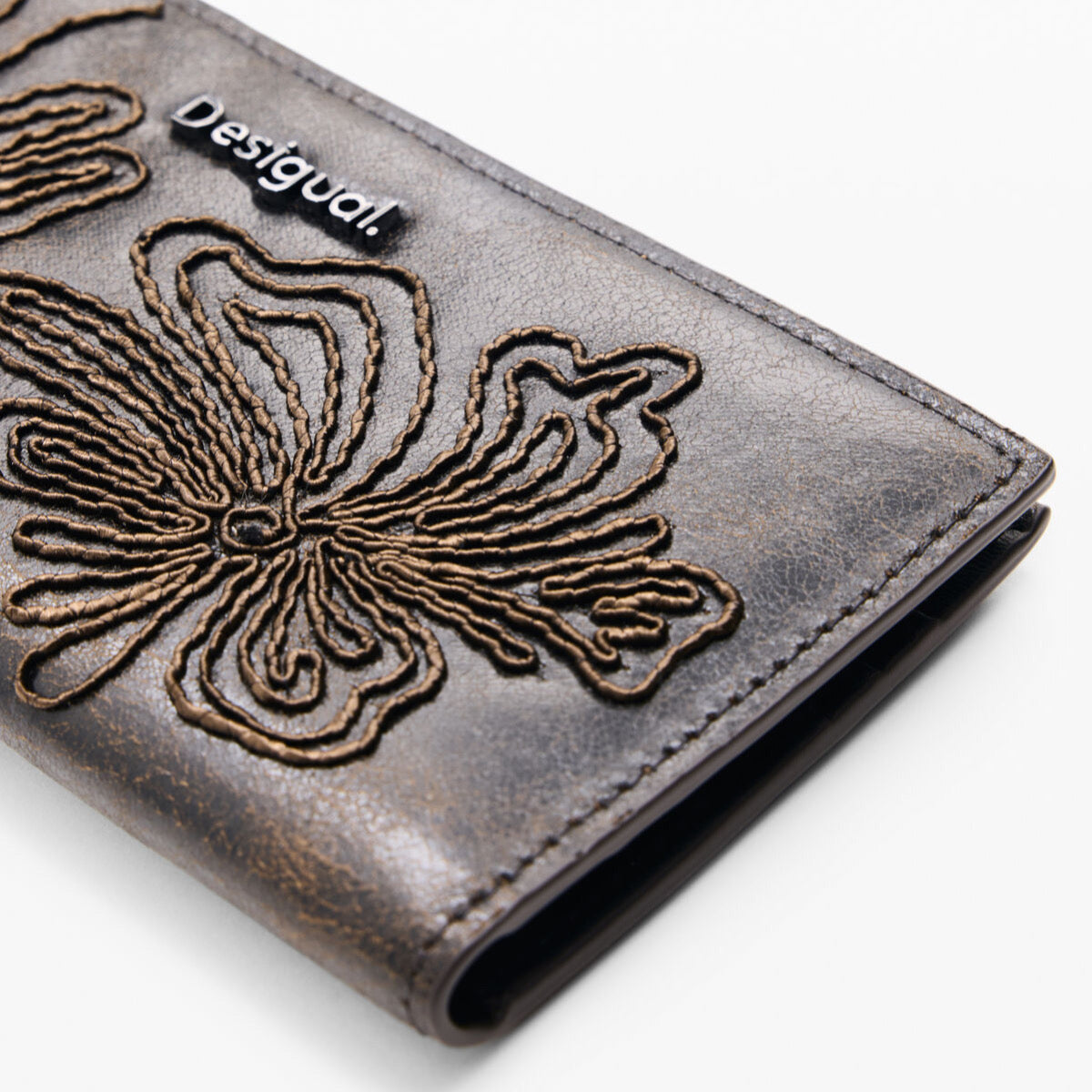 Дамско портмоне Desigual women’s wallet 26WAYP19 6009 Close-up 