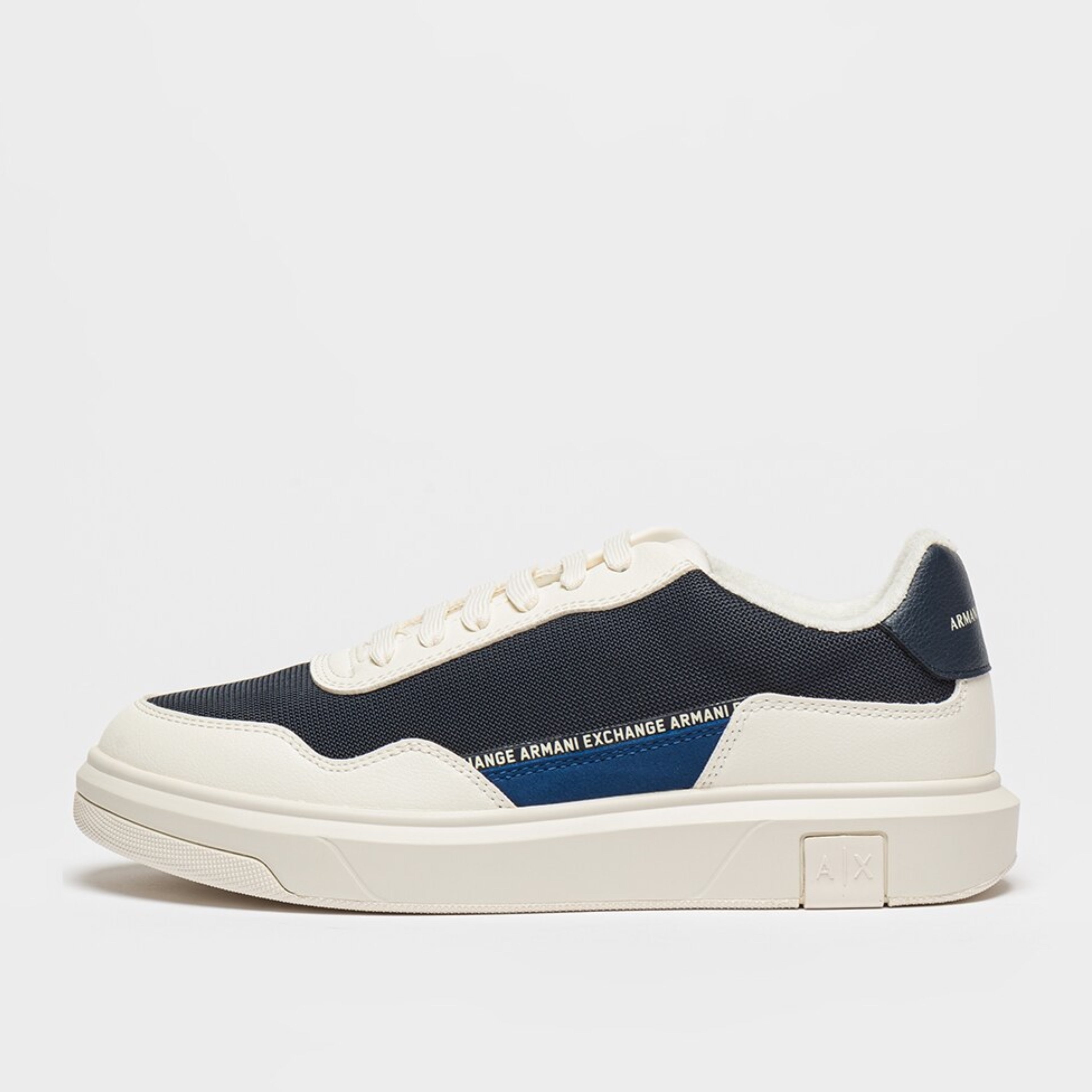 Мъжки кецове Men’s sneakers Armani Exchange XUX201 XV802 T691 Lateral view