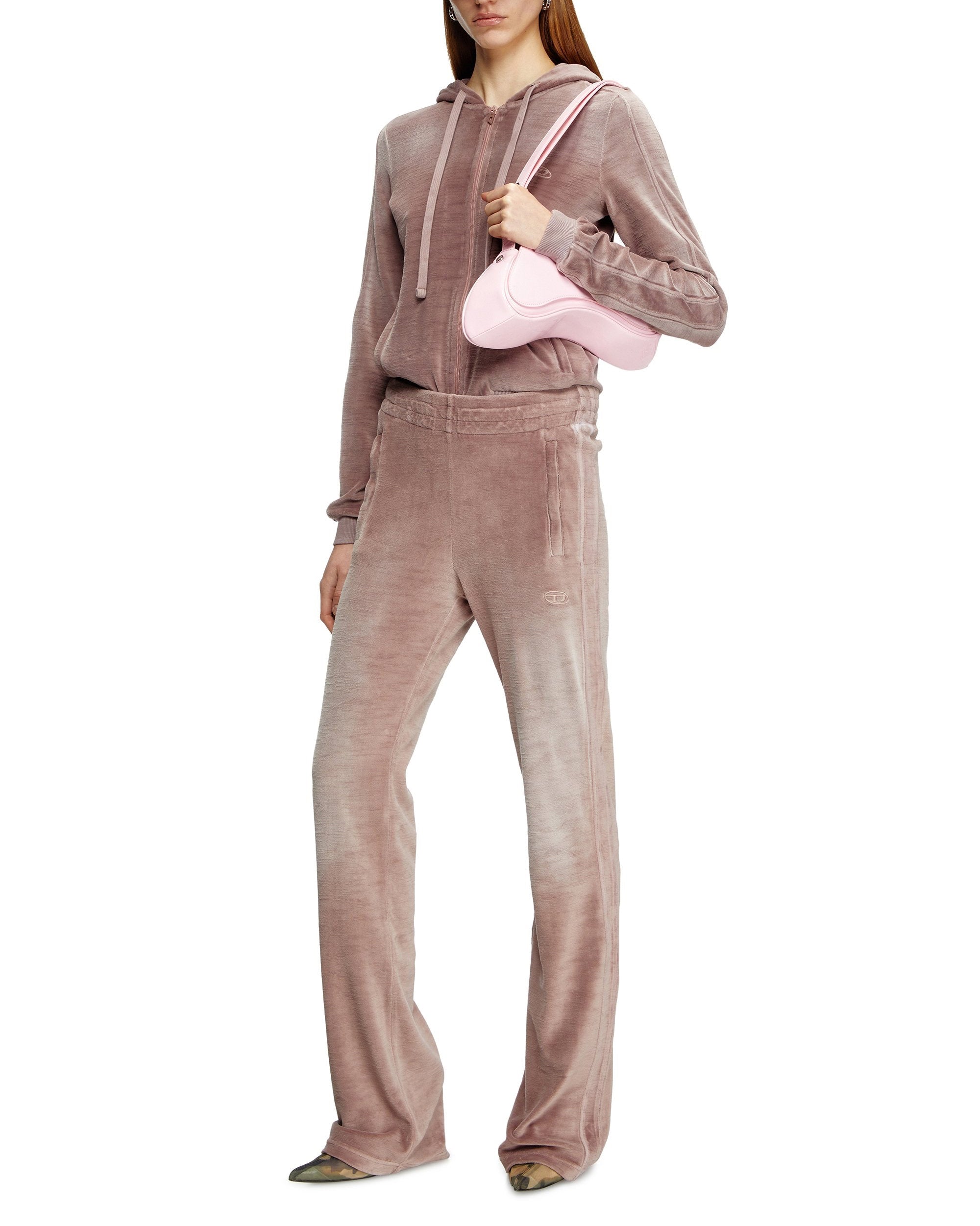 Дамска чанта Women’s shoulder bag Diesel Play
X10221P6255T4192 Pink lifestyle view