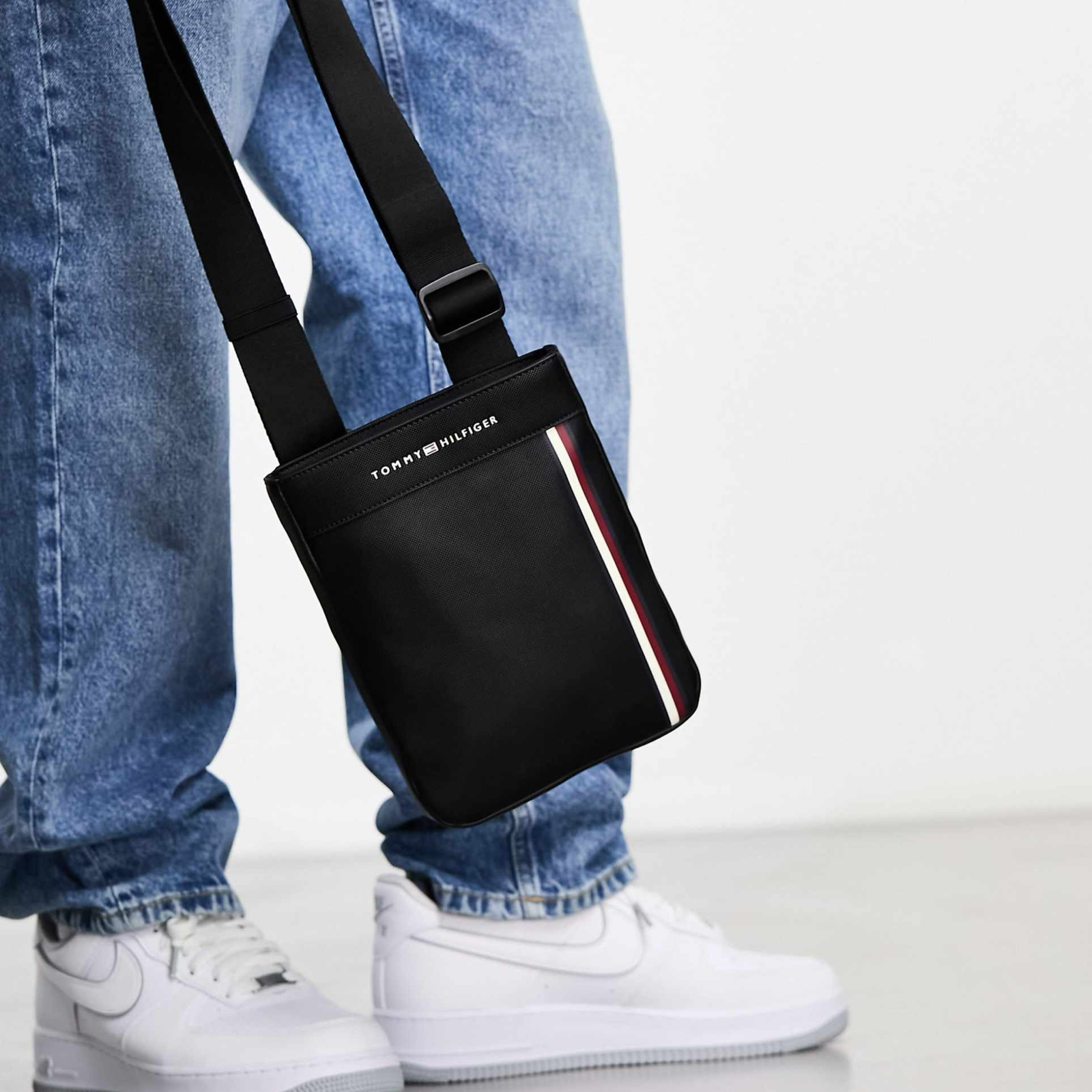 Tommy Hilfiger Crossbody Bag