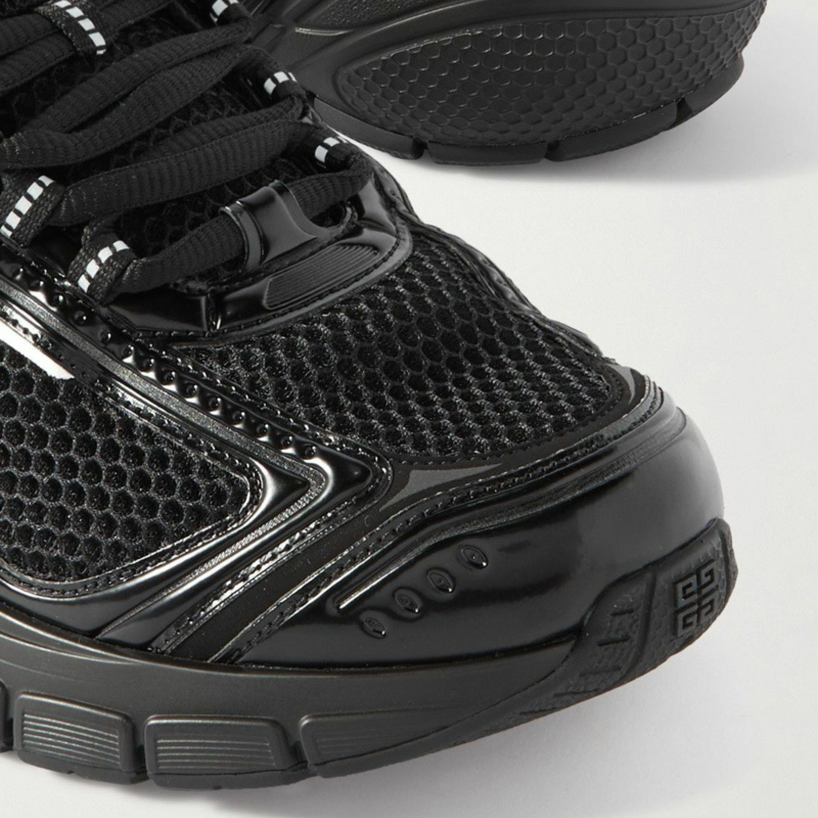 Givenchy TK-MX Runner Men Sneakers BH008MH1FE001 Close-Up
