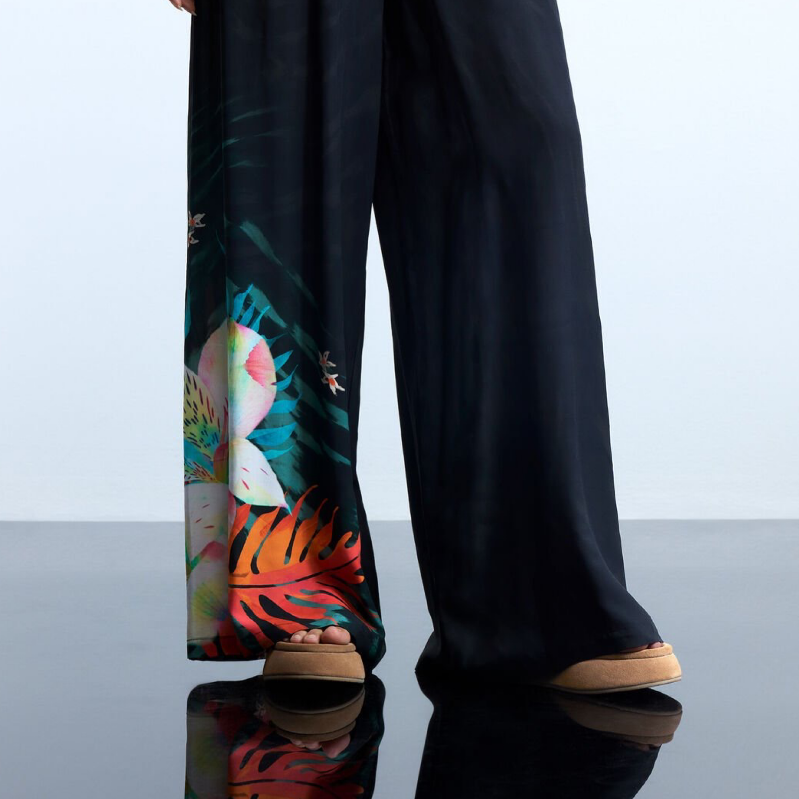 Дамски панталон Desigual Women Trousers 26SWPW52 2000 Close-Up
