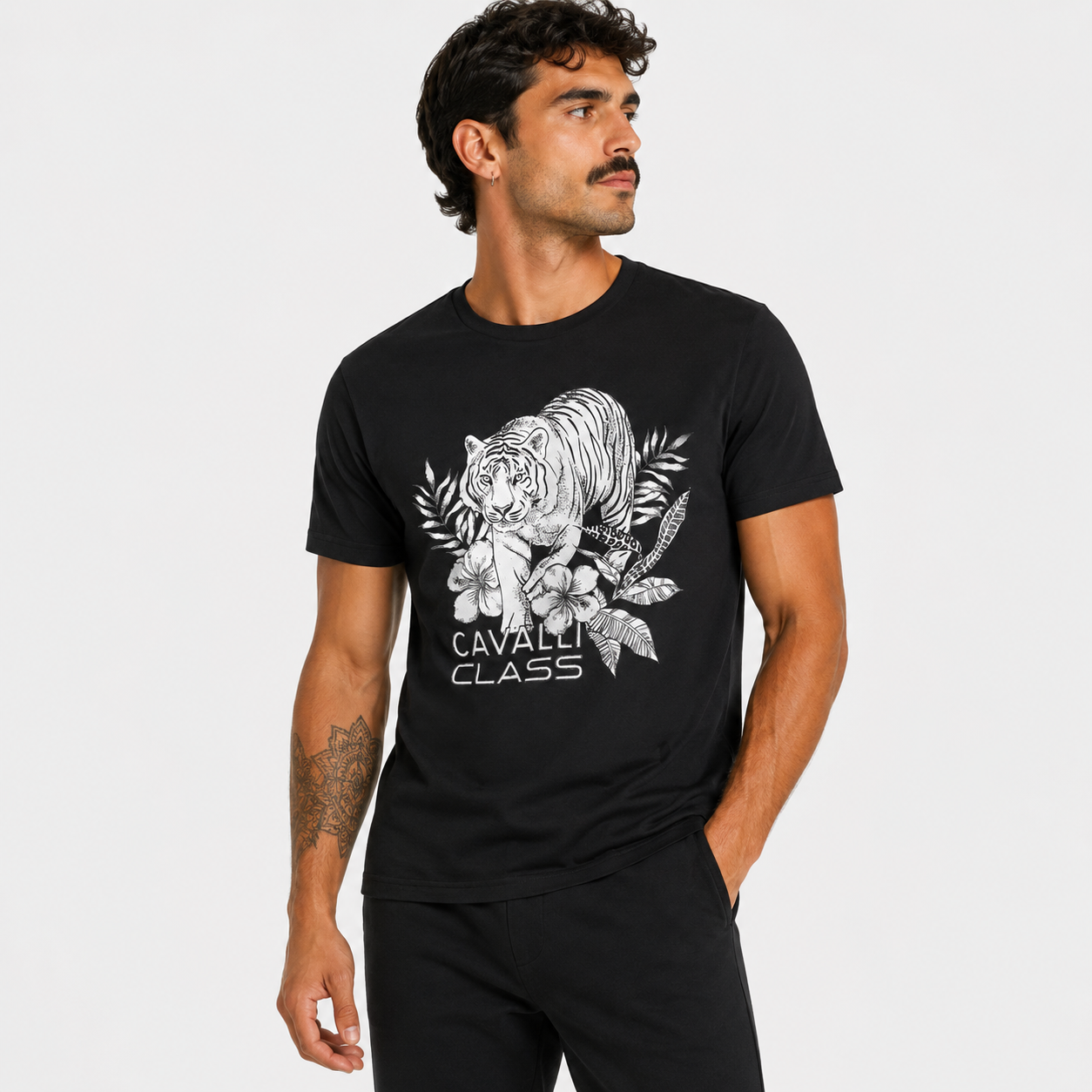 Мъжка черна тениска Cavalli Class Men T-shirt TXT60R JD060 05051 Front View