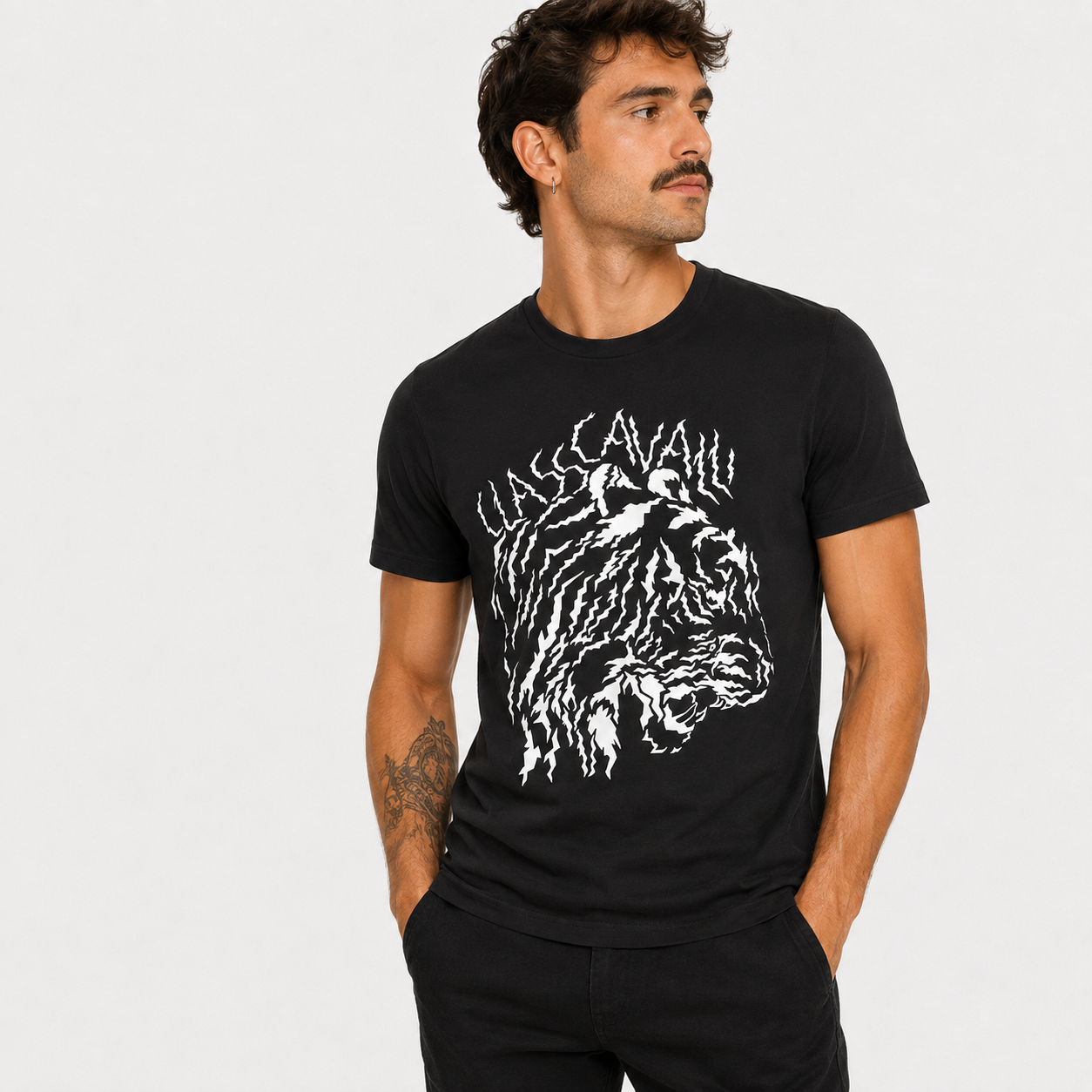 Мъжка черна тениска Cavalli Class Men T-shirt TXT60V JD060 05051 Front View