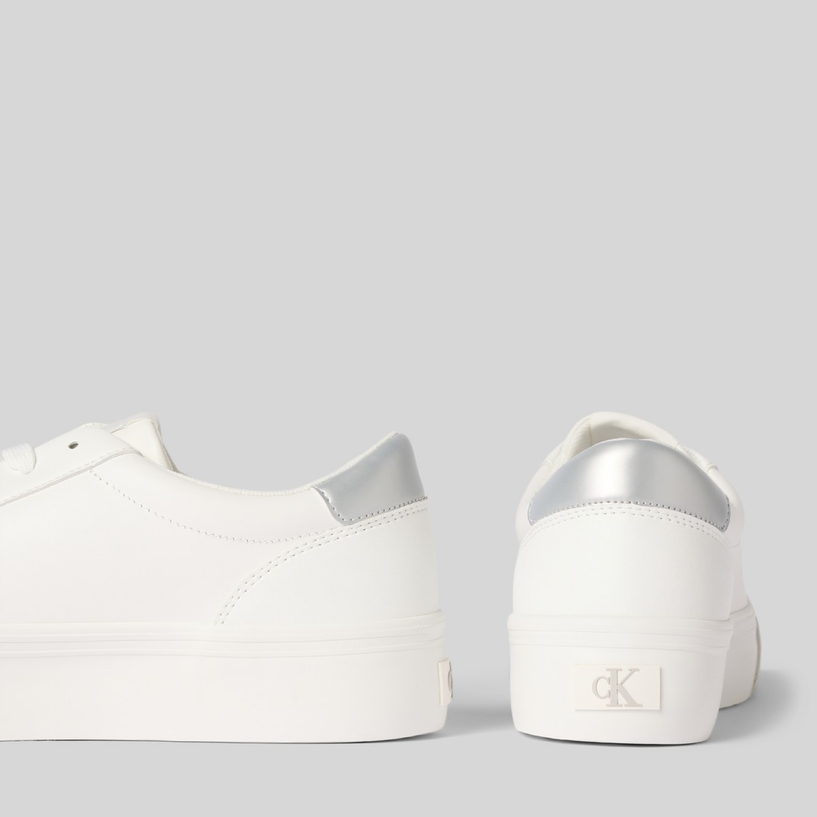Дамски бели кецове Calvin Klein Jeans 
YW0YW01877 Heel View