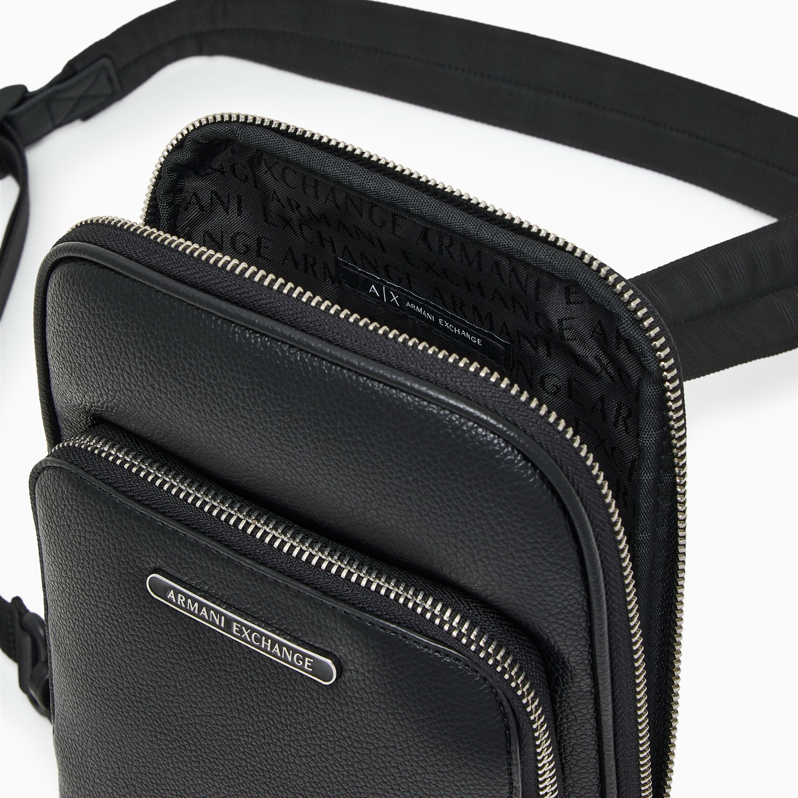 Мъжка чанта Armani Exchange Men Bag XM000843 AF12134 UC001 Inside View