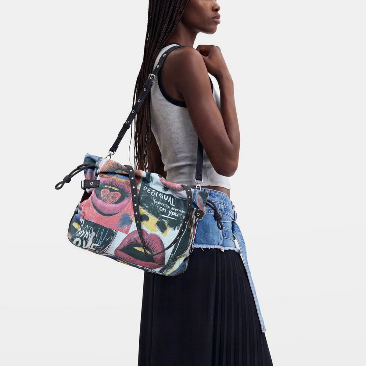 Дамска чанта Desigual Shopper Bag 26WAXA36 5016 Model View