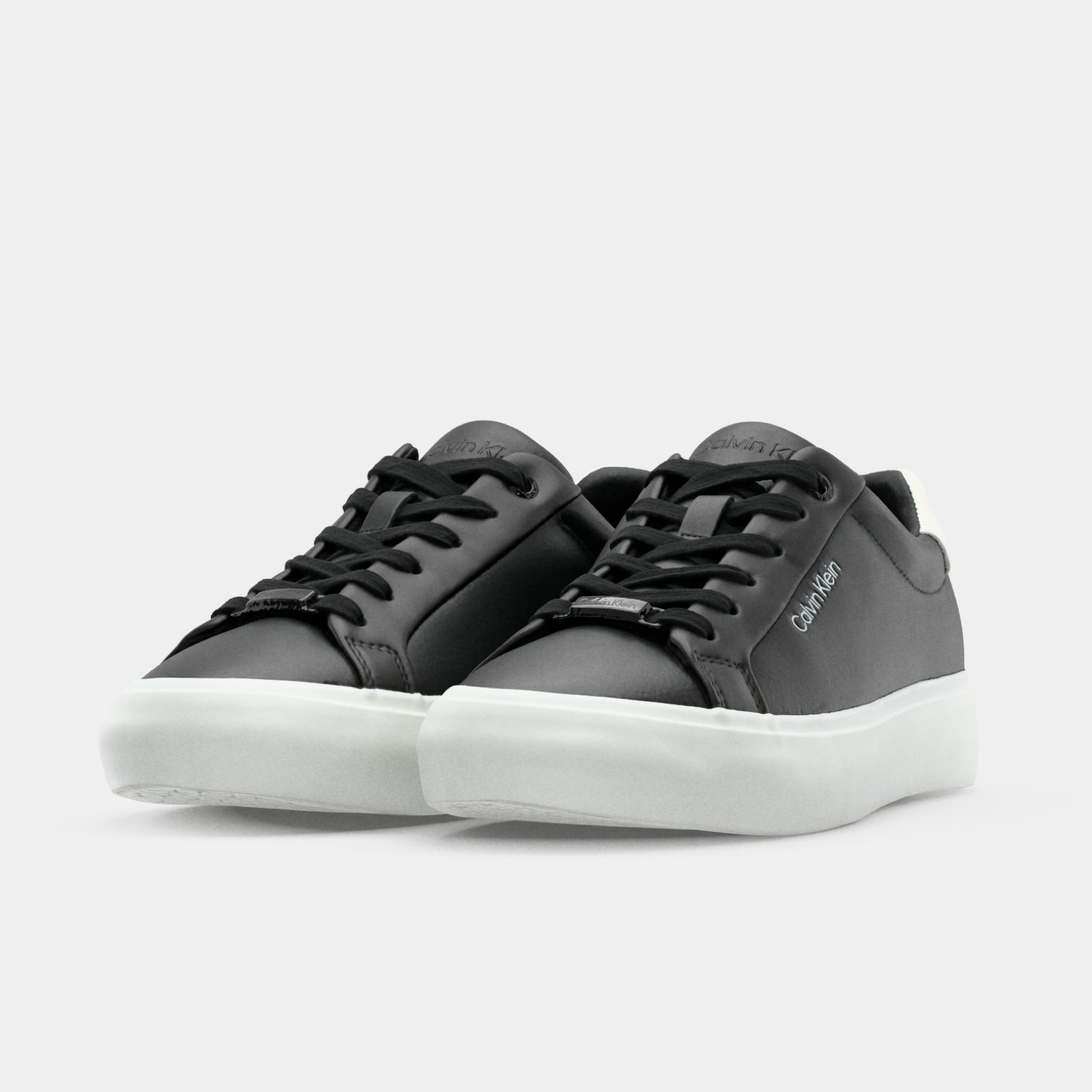 Дамски кецове Calvin Klein Jeans Women Sneakers HW0HW02747 Front View