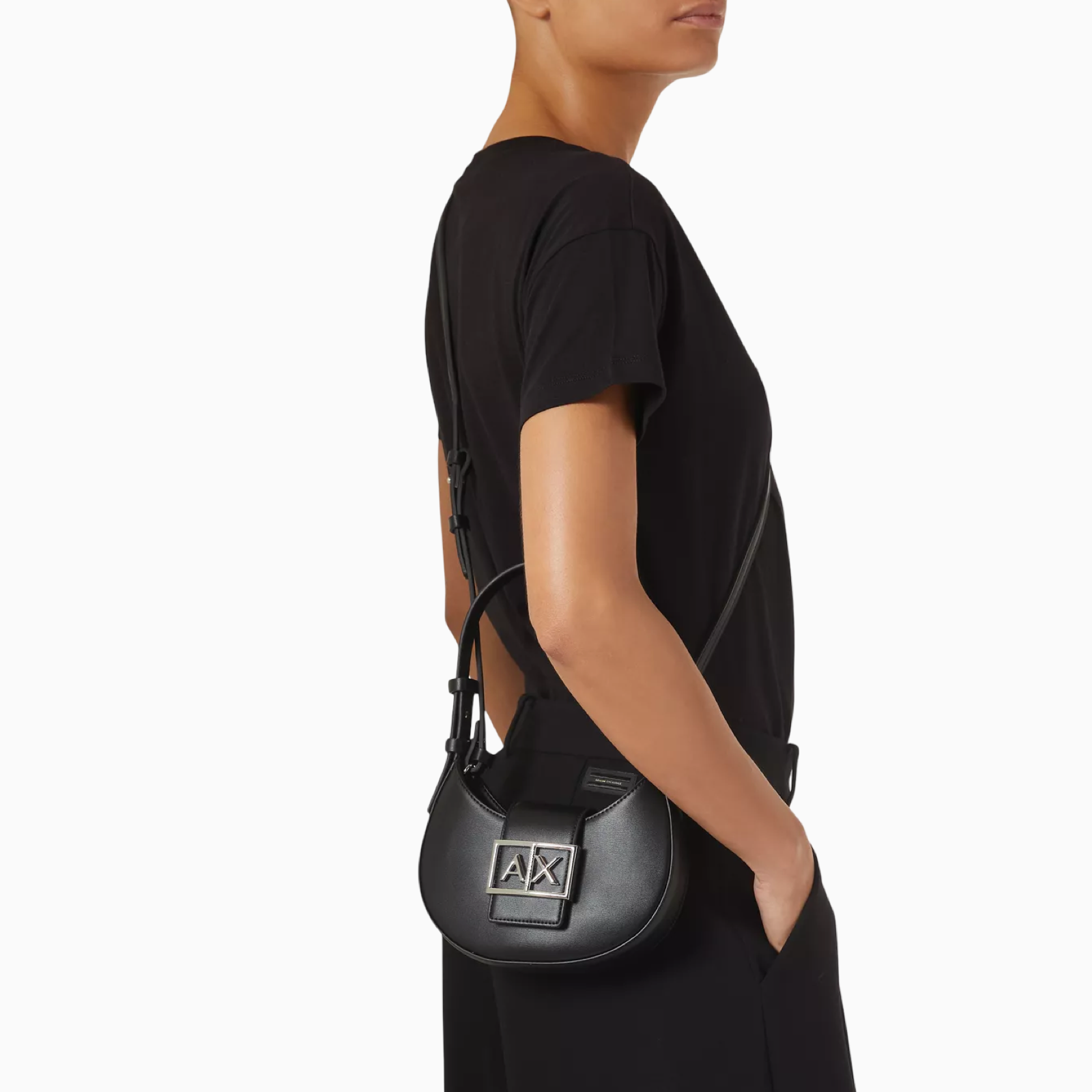 Дамска черна чанта Armani Exchange Women Shoulder Bag XW002565 AF12039 UC001 Model View