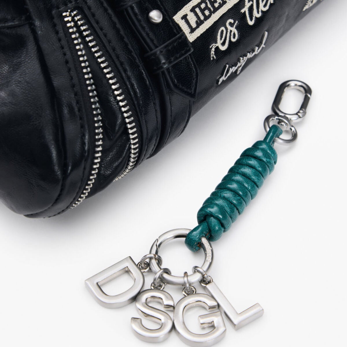 Дамска чанта Desigual women’s hand bag 26WAXPA8 2000 Close-up