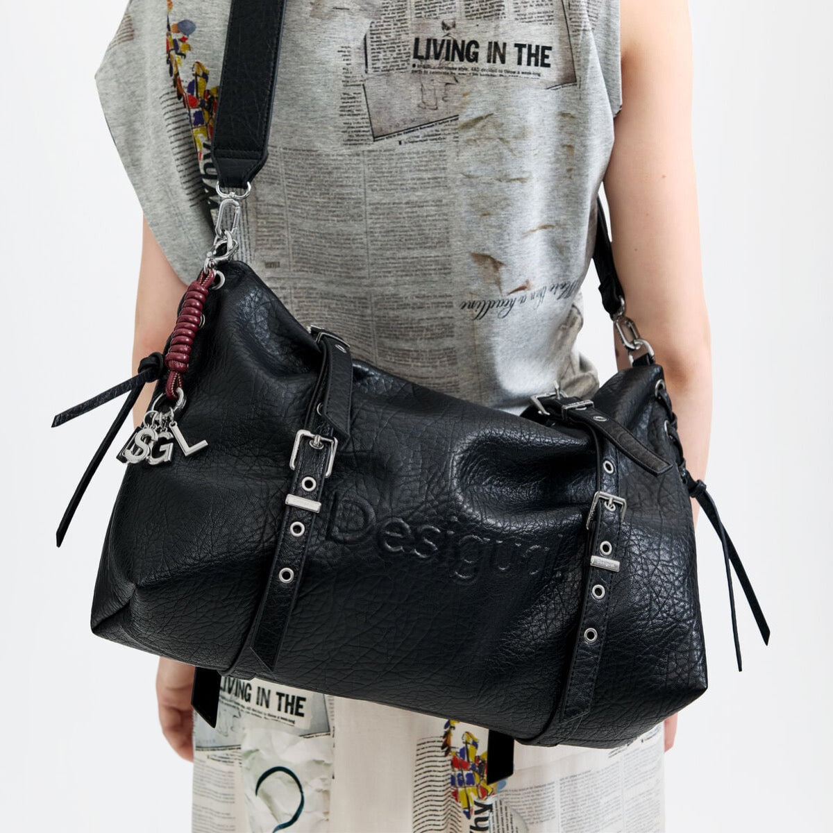Дамска чанта Desigual women’s shopping bag 26WAXP06 2000 Front view 